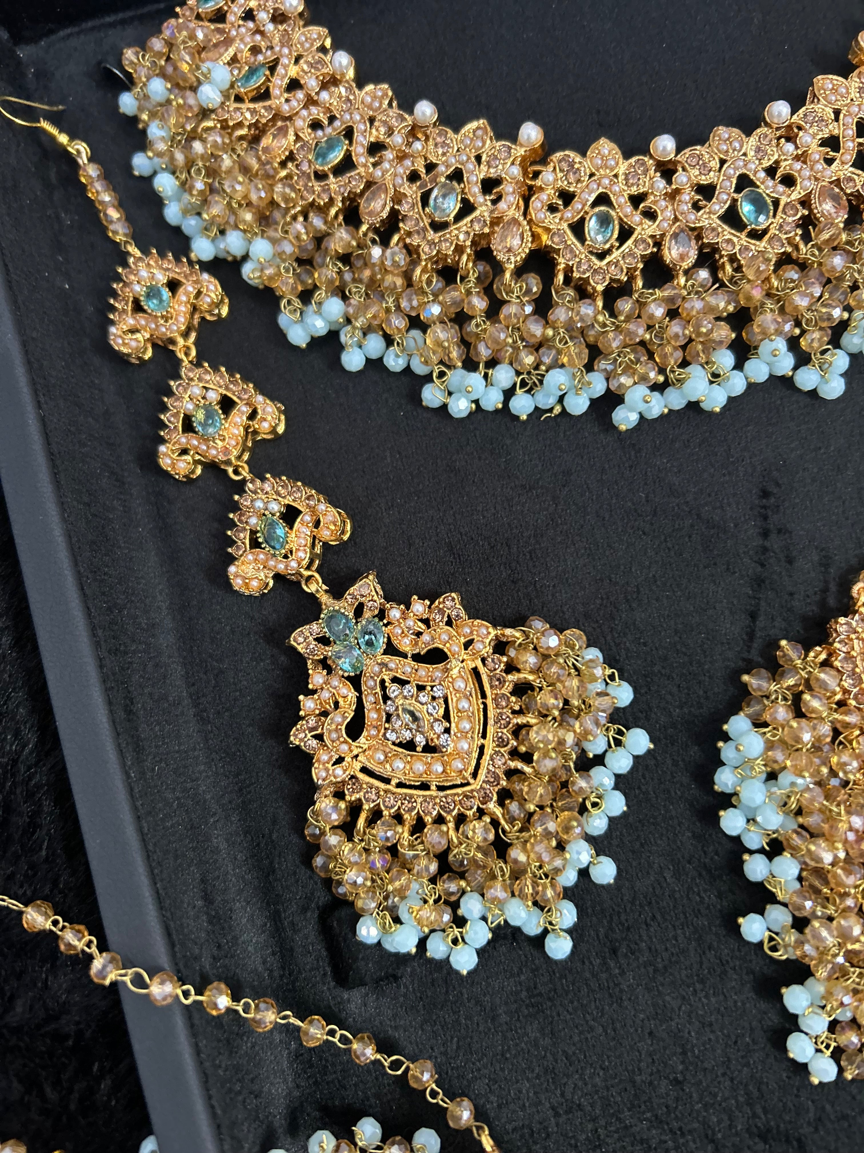 Beautiful Icy Blue and Gold Jewellery Set With Saharas
