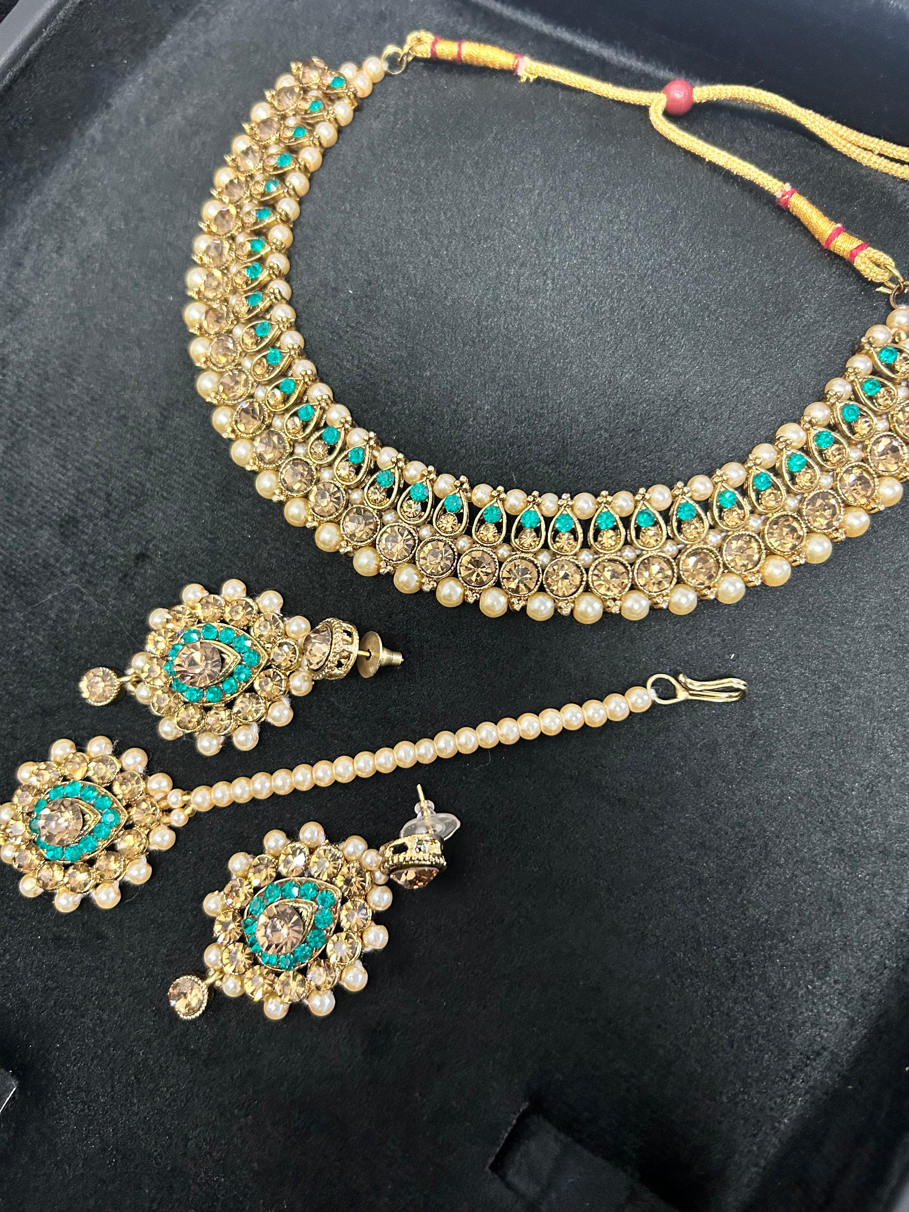 Beautiful Light Weight Teal/ Turquoise and Gold Necklace Set