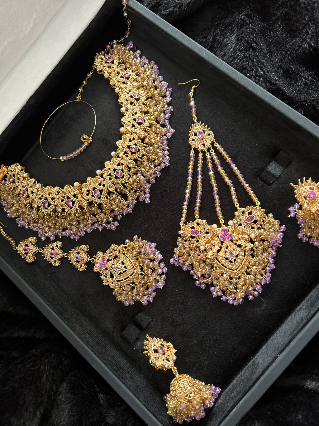 Lilac and Gold Jewellery Set with beautiful small Jhumkies and no Saharas