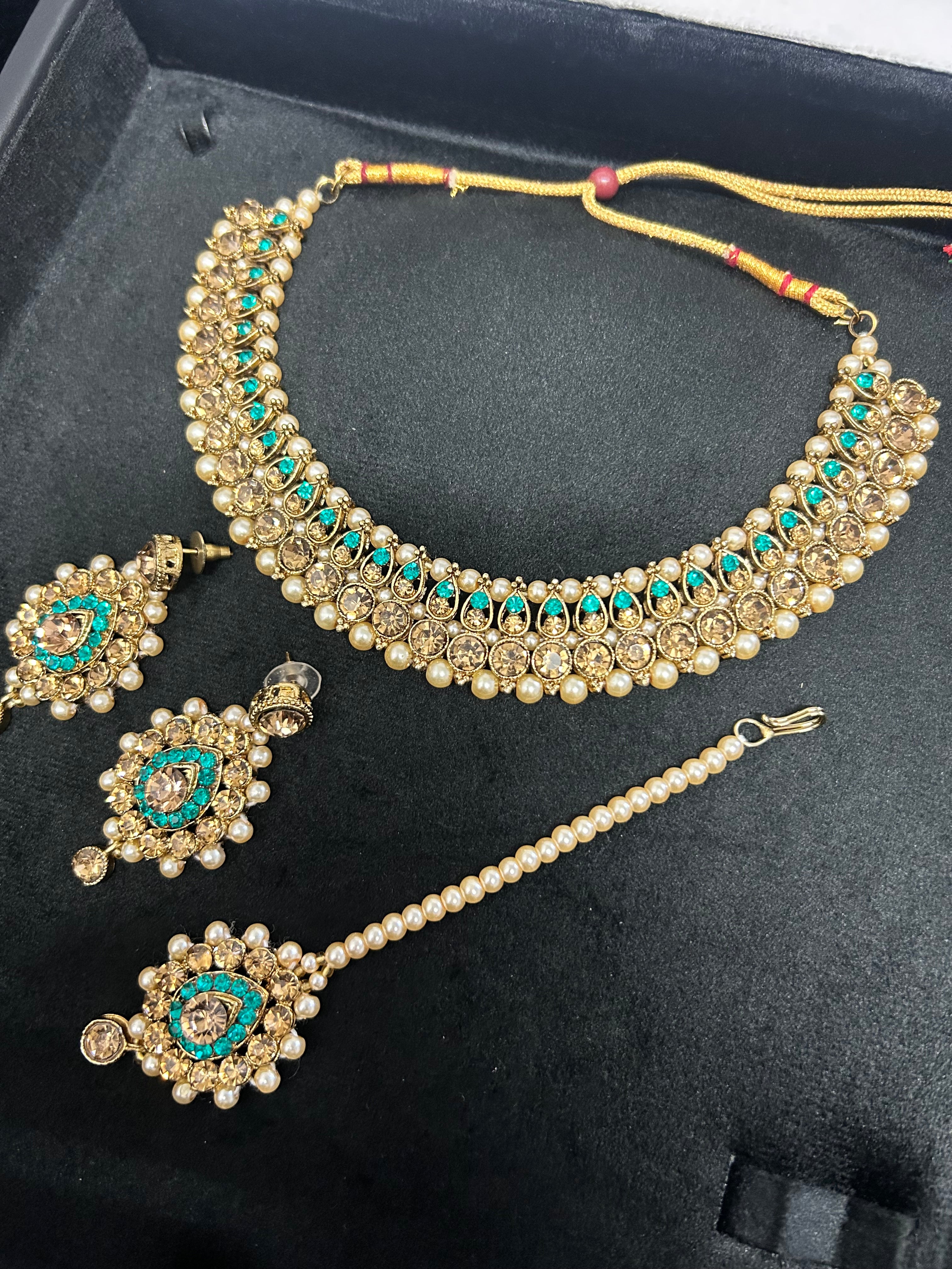 Beautiful Light Weight Teal/ Turquoise and Gold Necklace Set