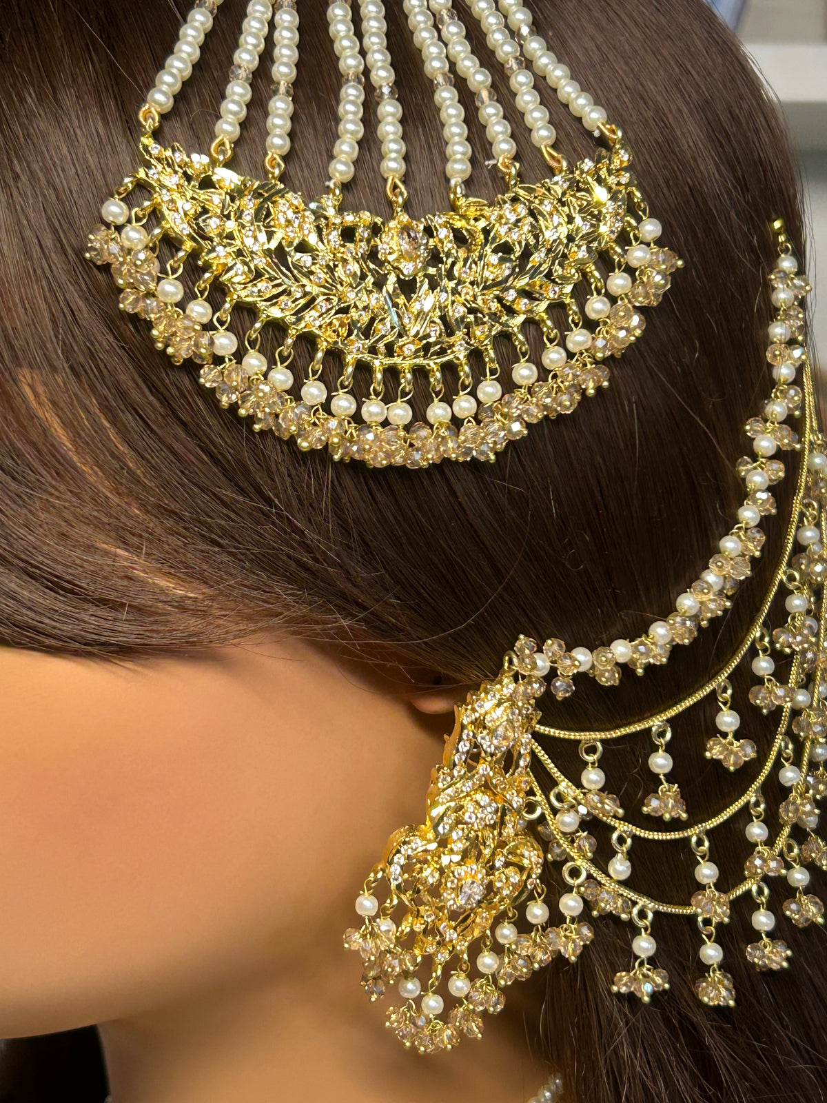 Beautiful Gold and White Choker | Vintage Collection
