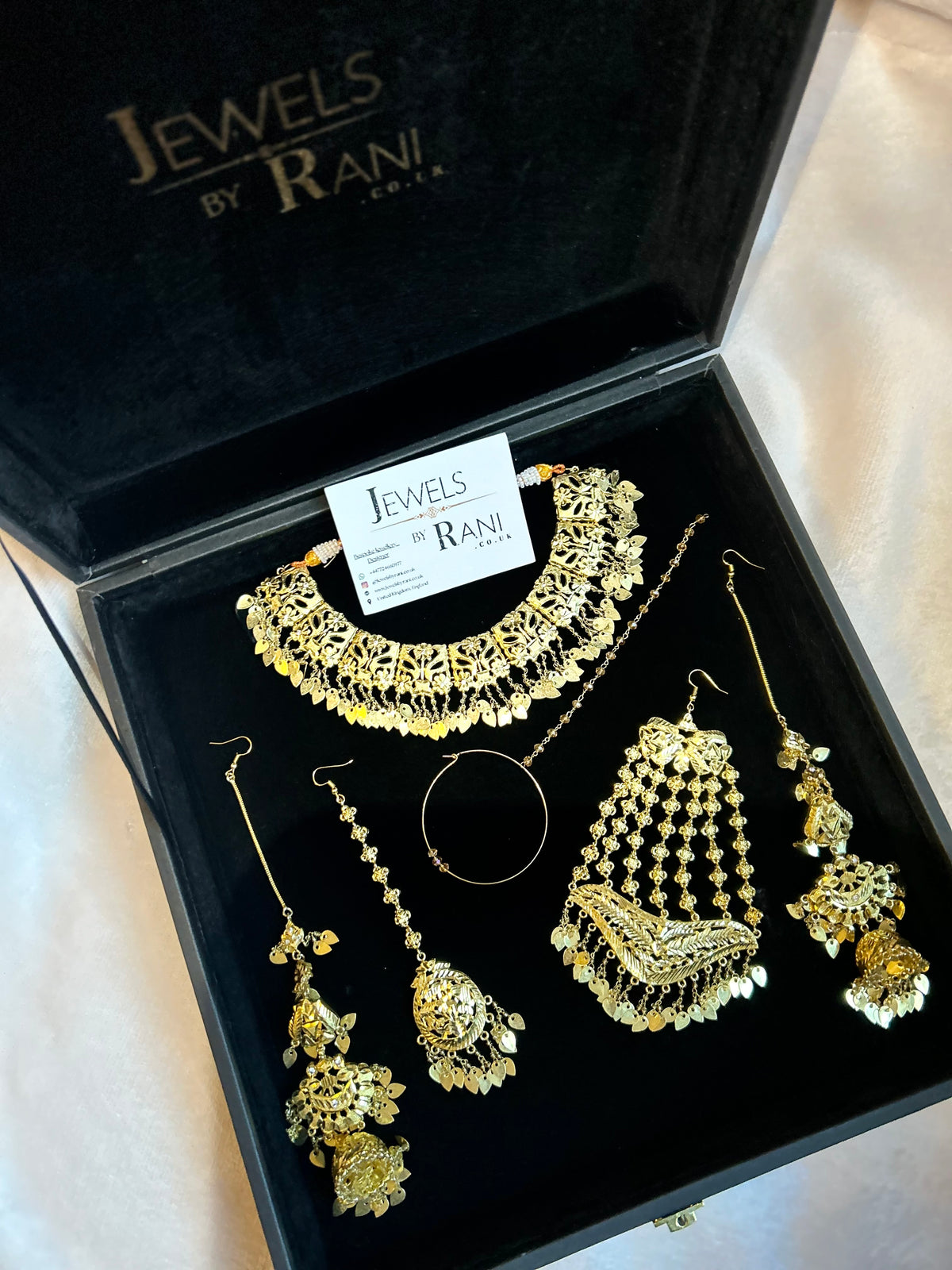 Vintage 22crt Gold Plated Necklace Set Gold and White Style 52936