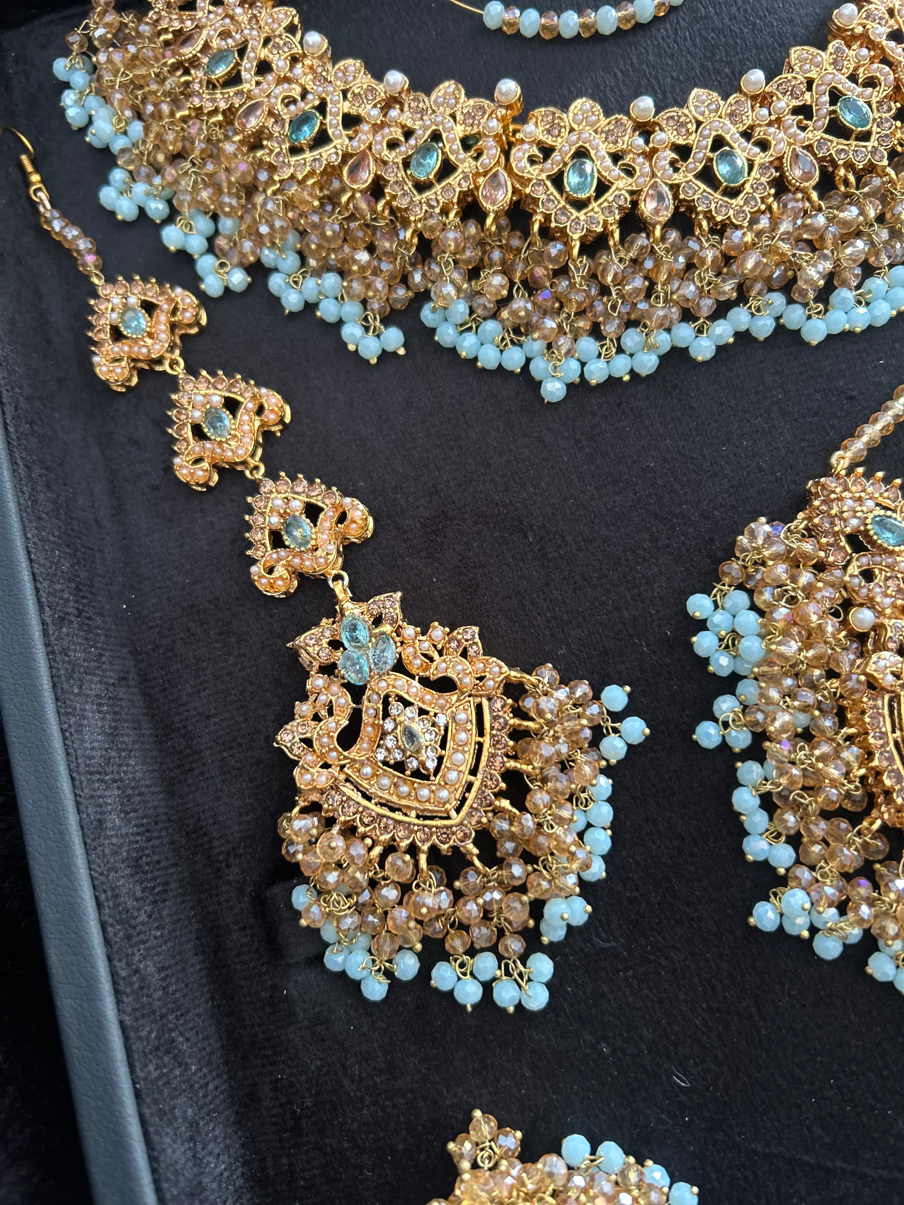 Beautiful Icy Blue and Gold Jewellery Set