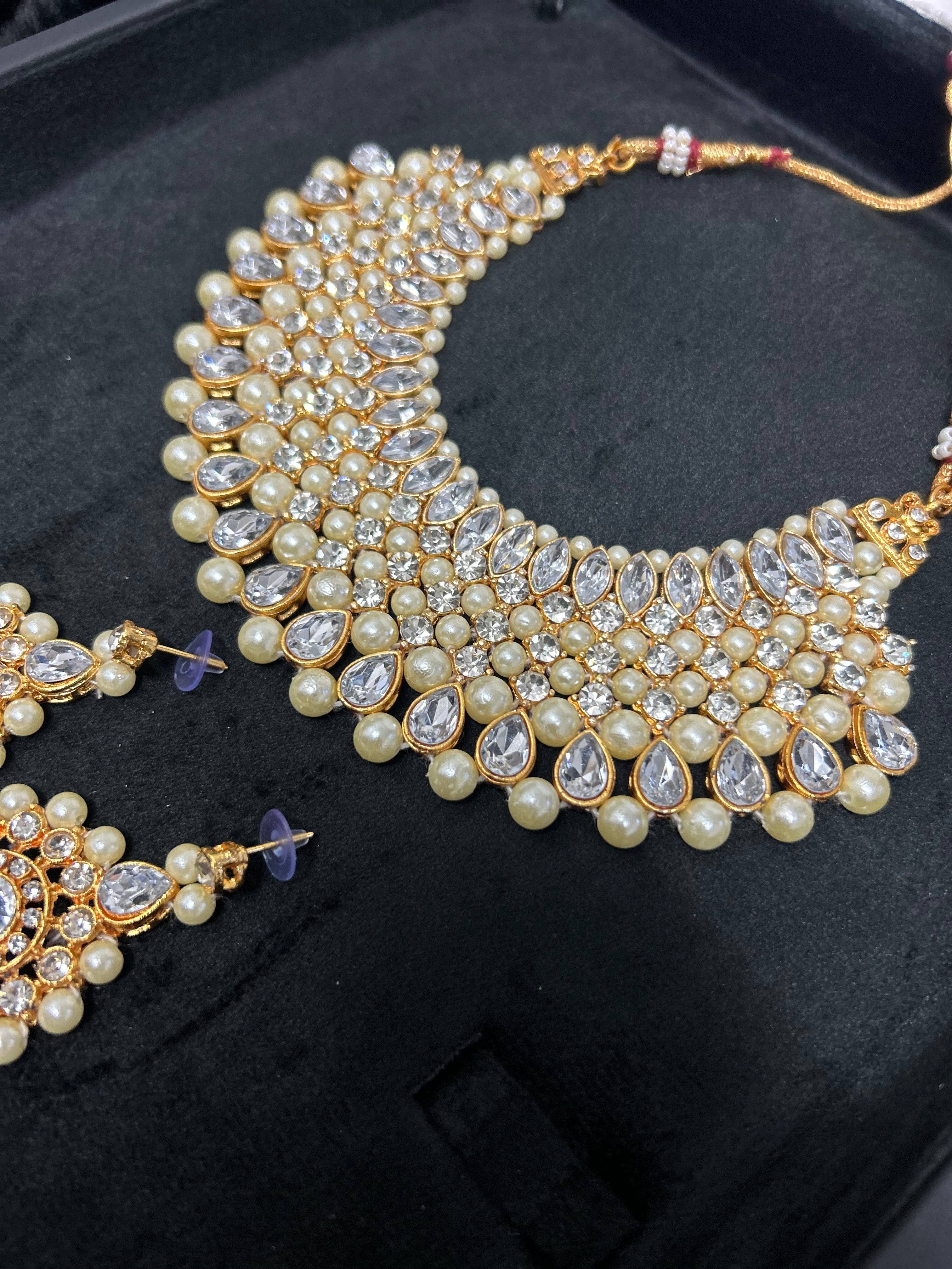 Beautiful Light Weight Gold and White Necklace and Tikka