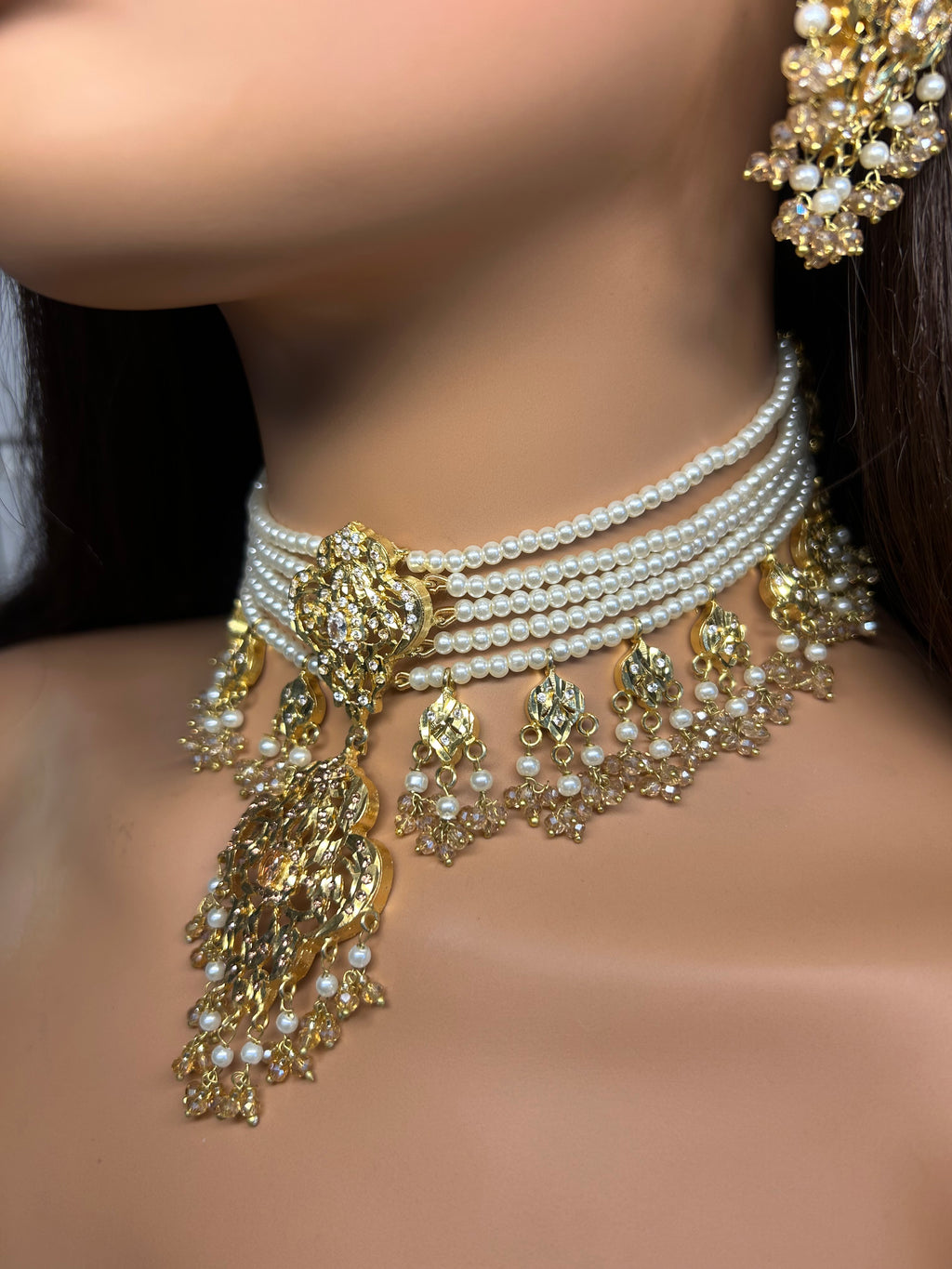 Beautiful Gold and White Choker | Vintage Collection