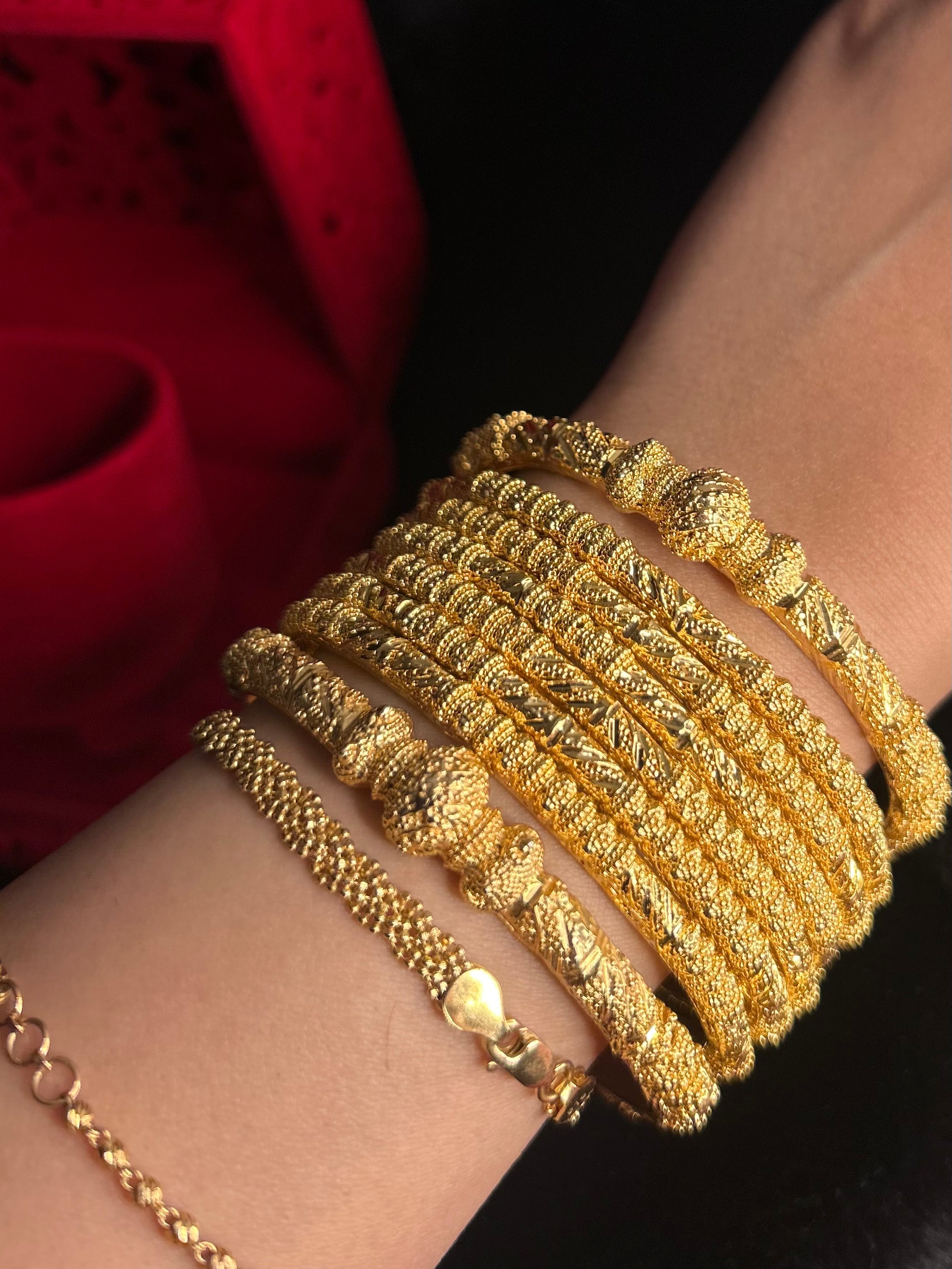 Gold Finish - Noor Bangles - Gold Plated - 6 Bangles & 2 Large Bangles