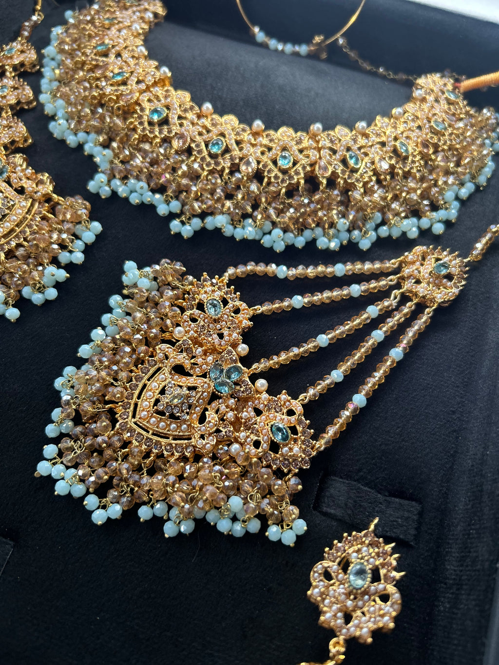 Beautiful Icy Blue and Gold Jewellery Set