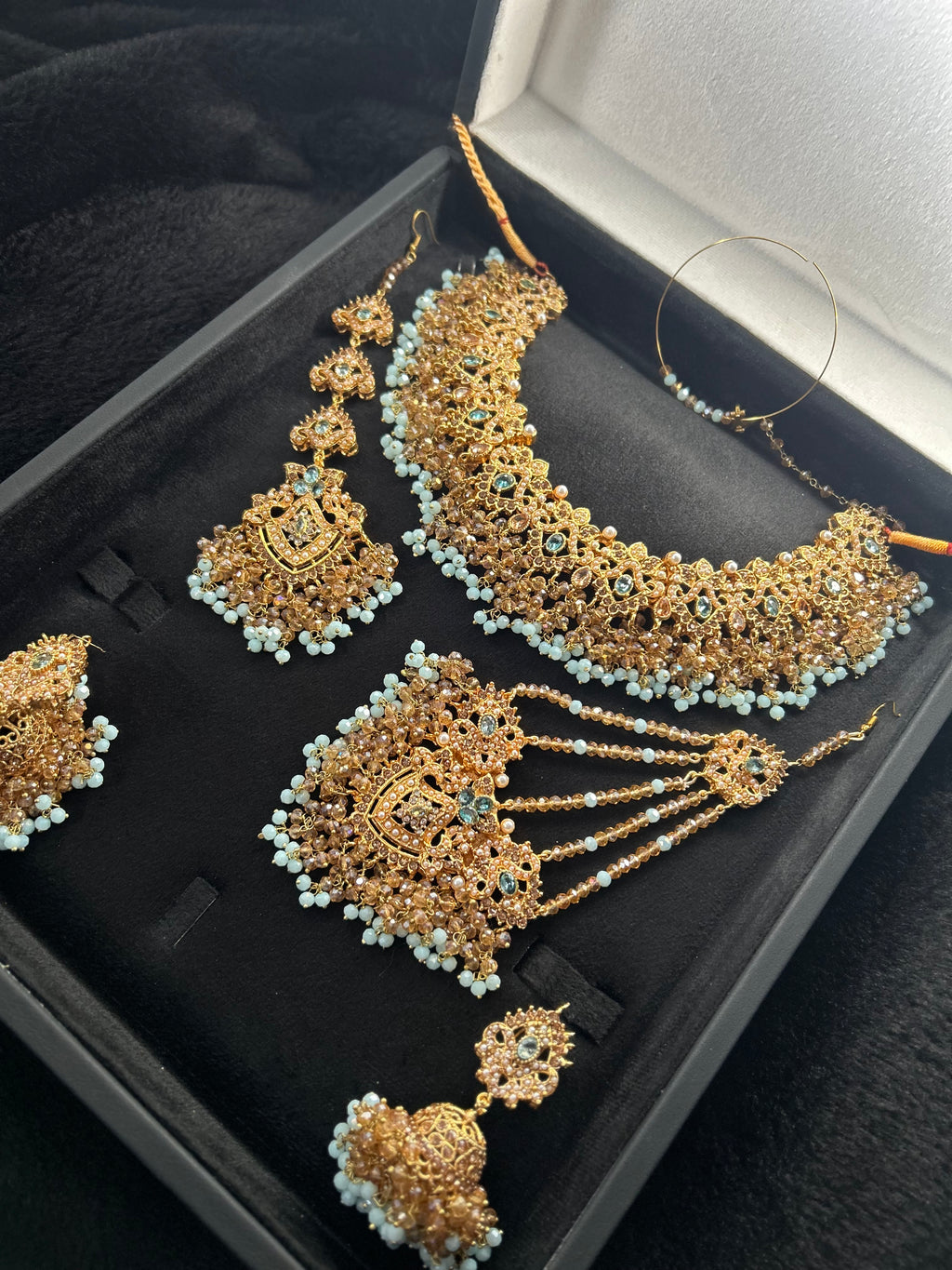 Beautiful Icy Blue and Gold Jewellery Set