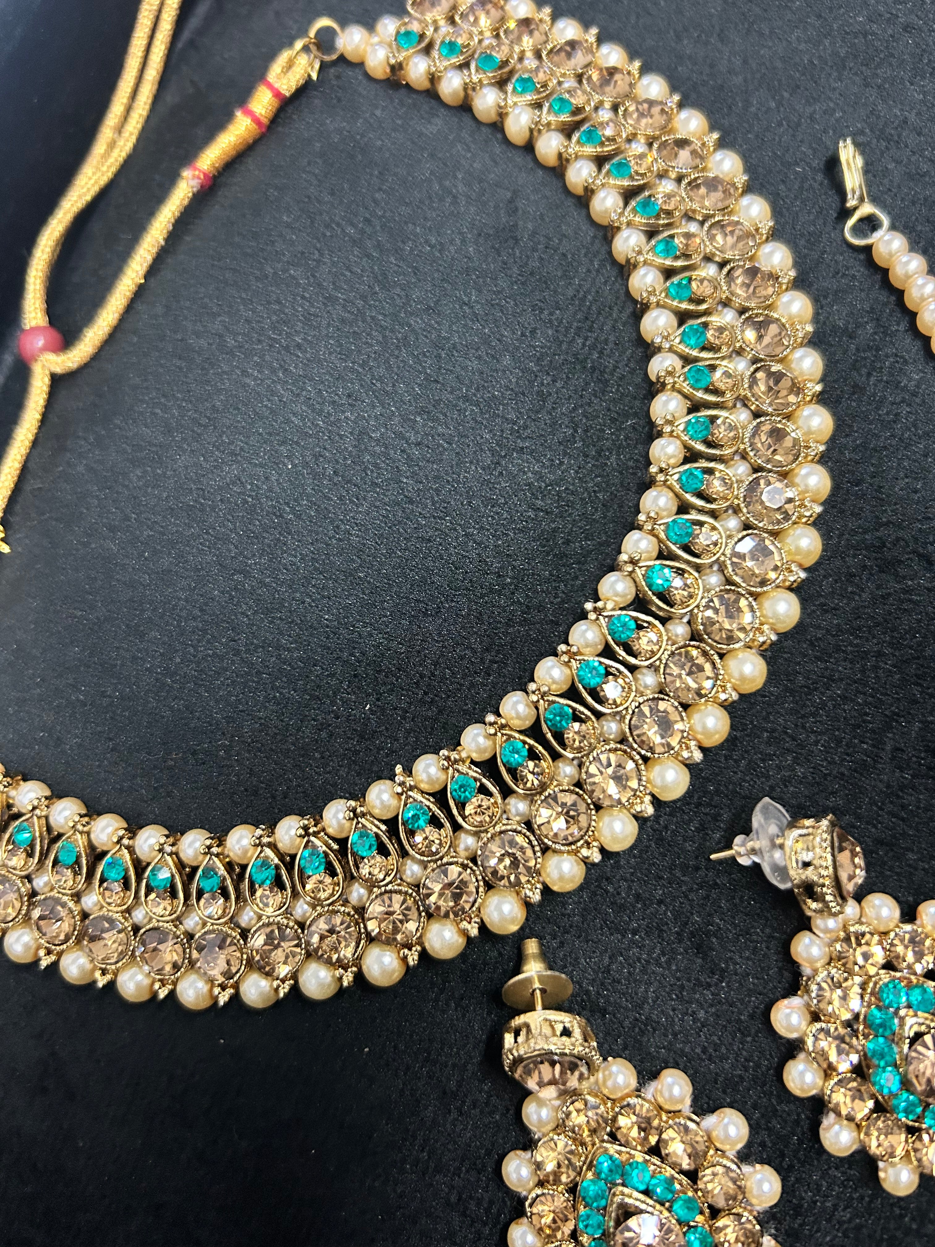 Beautiful Light Weight Teal/ Turquoise and Gold Necklace Set