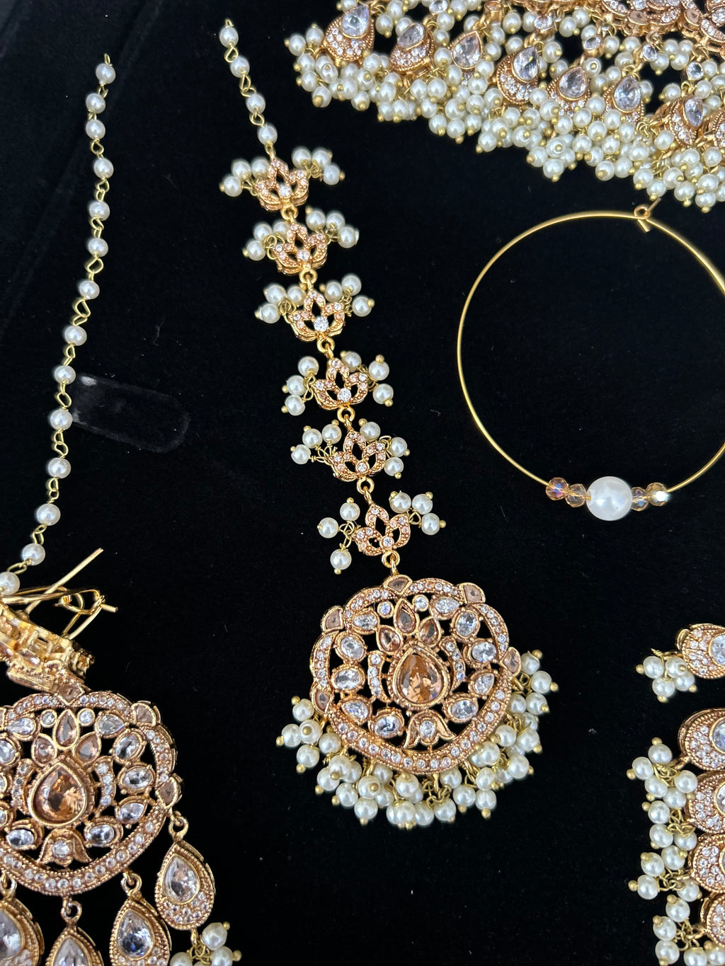 New 2026 Collection White and Gold Choker Set