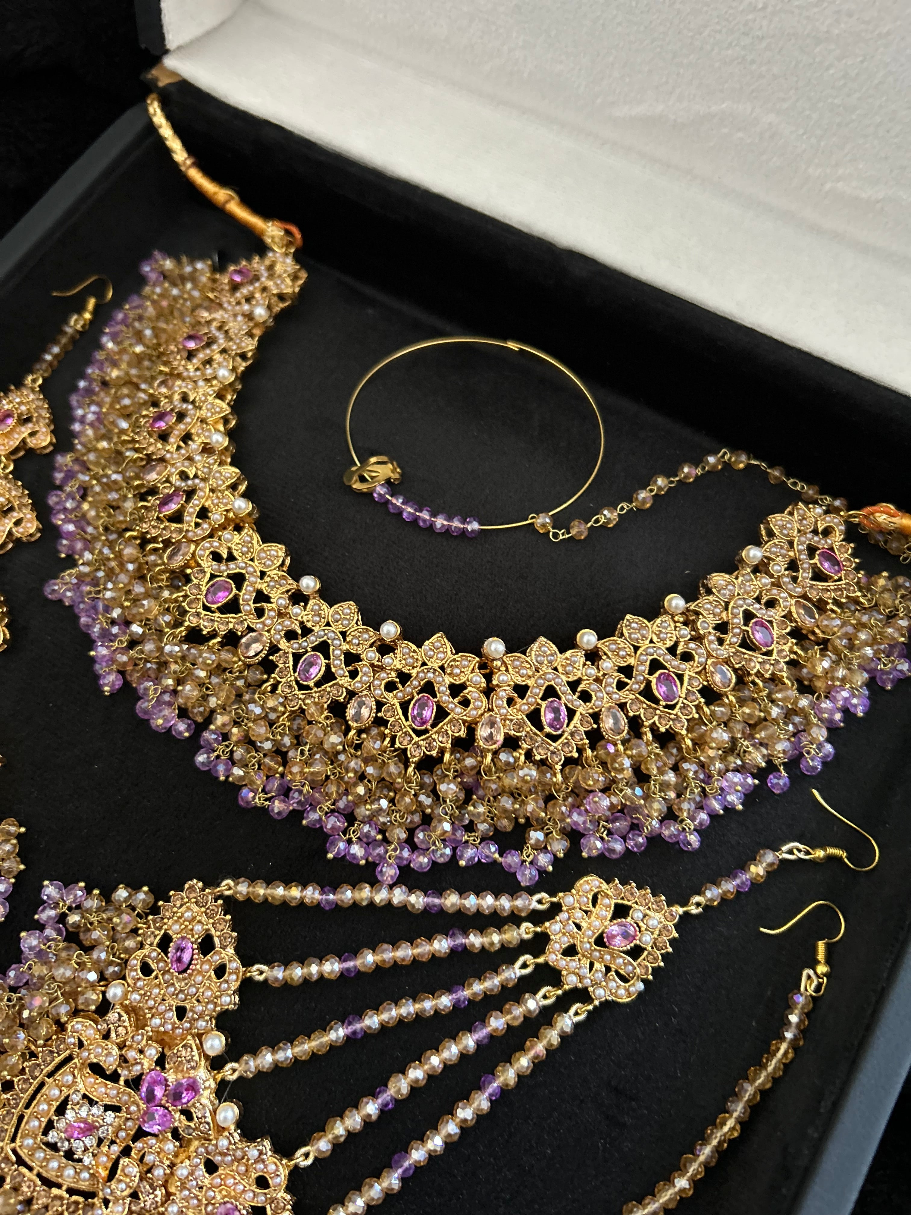 Lilac and Gold Jewellery Set with beautiful small Jhumkies