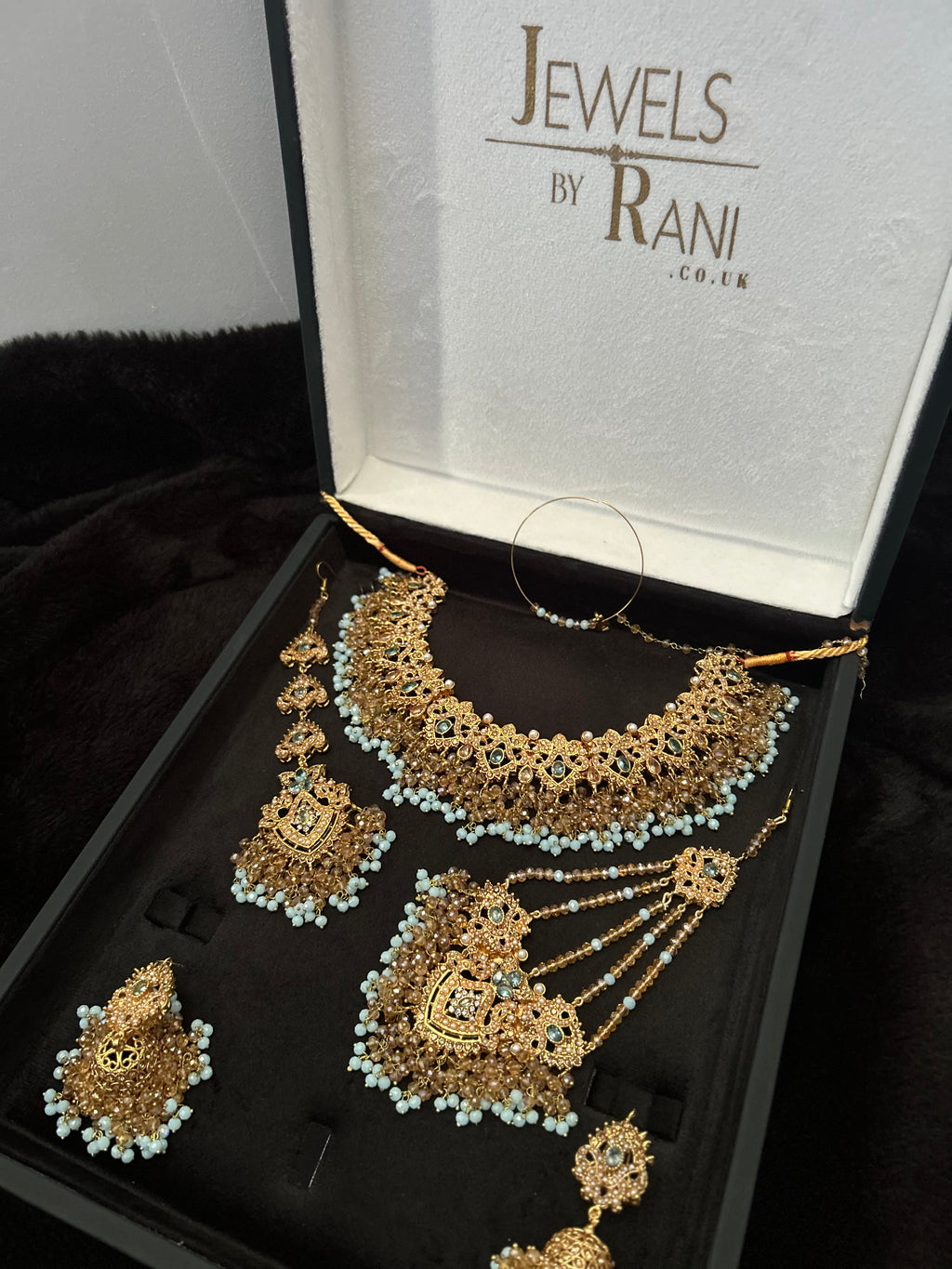 Beautiful Icy Blue and Gold Jewellery Set