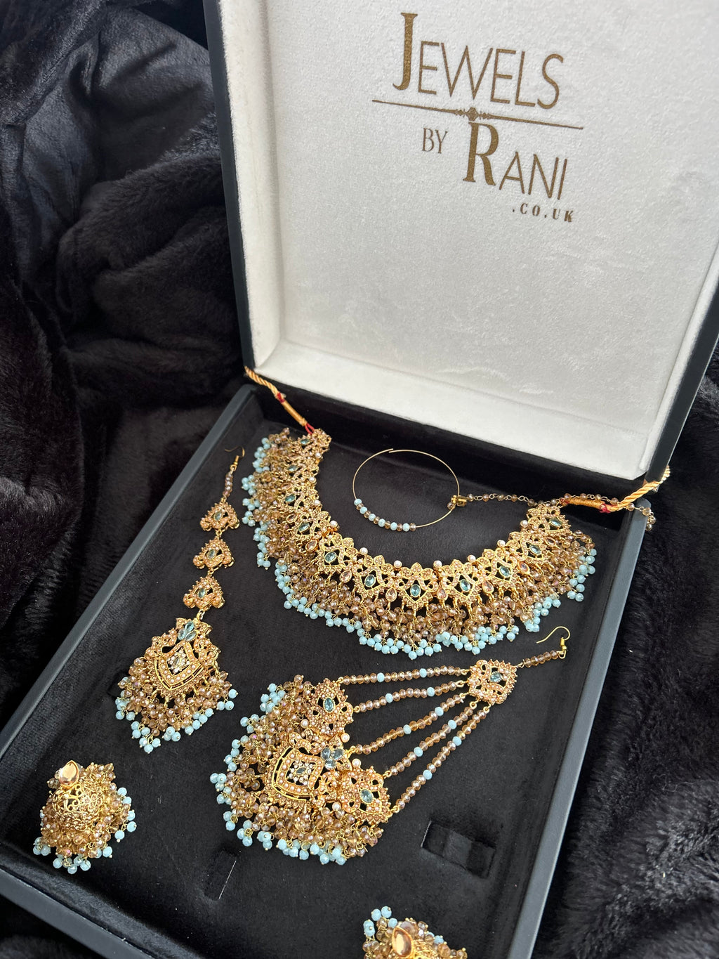 Beautiful Icy Blue and Gold Jewellery Set