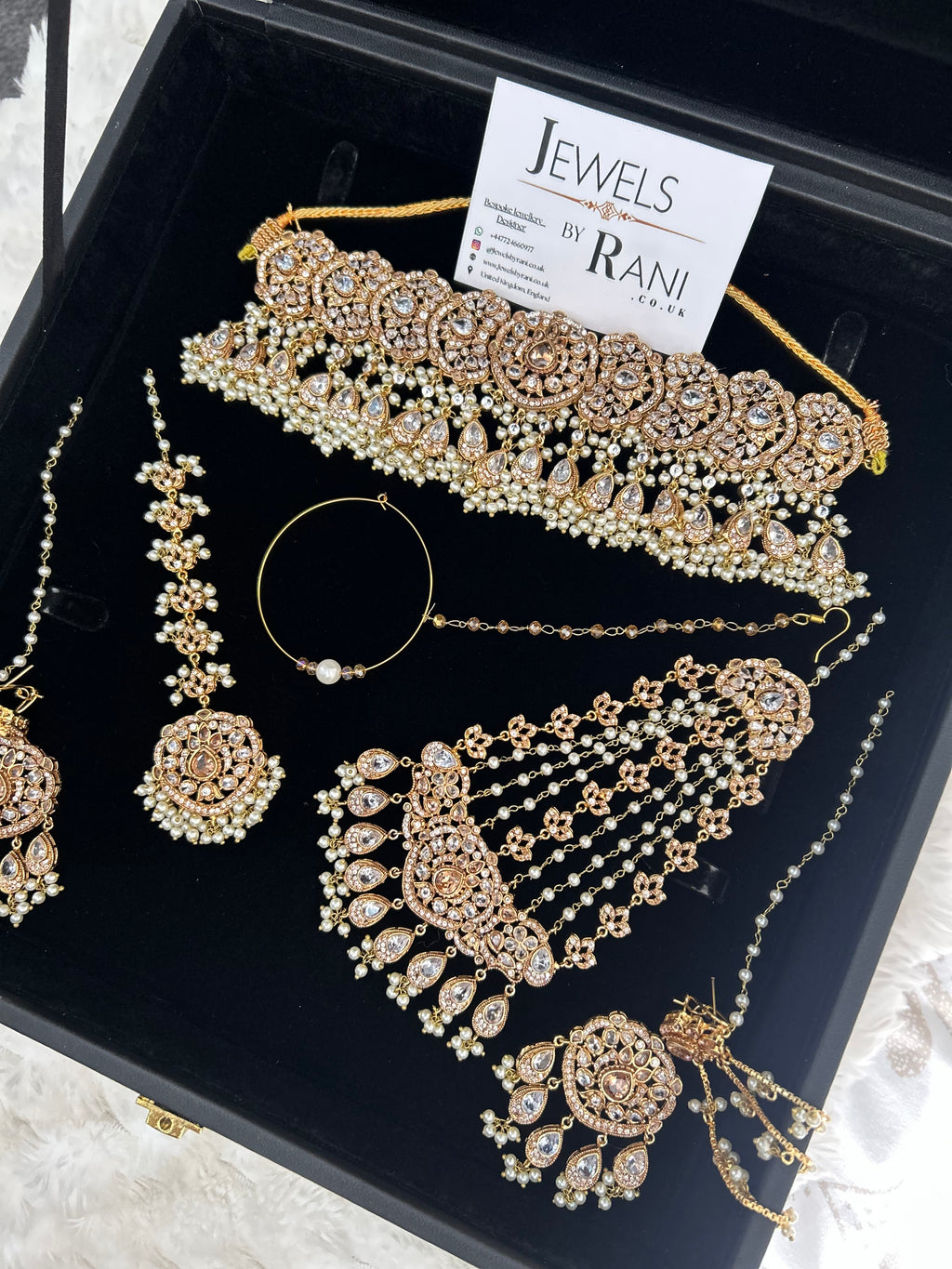 New 2026 Collection White and Gold Choker Set