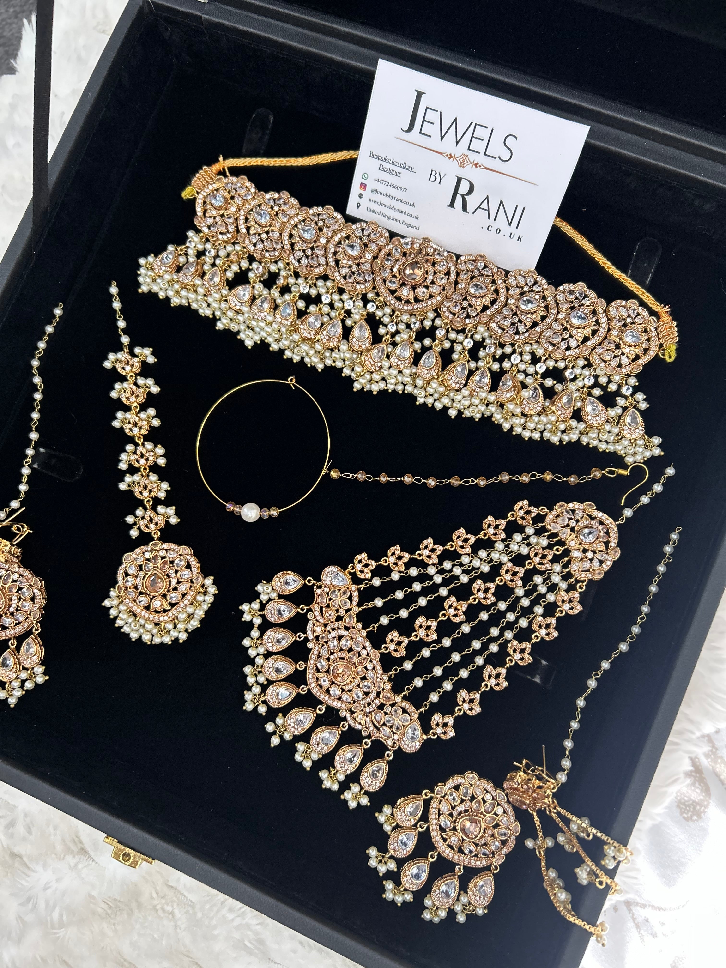 New 2026 Collection White and Gold Choker Set
