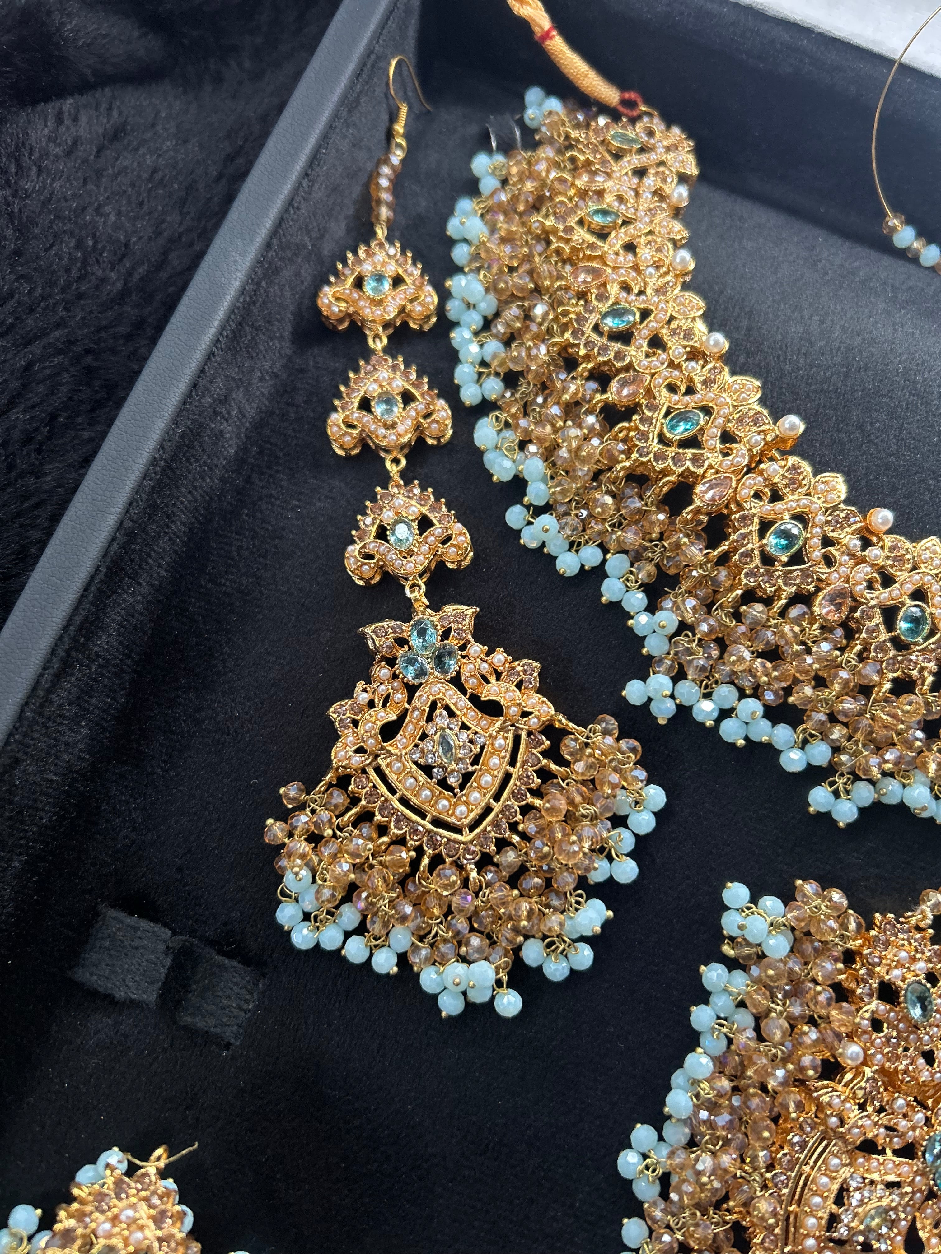 Beautiful Icy Blue and Gold Jewellery Set