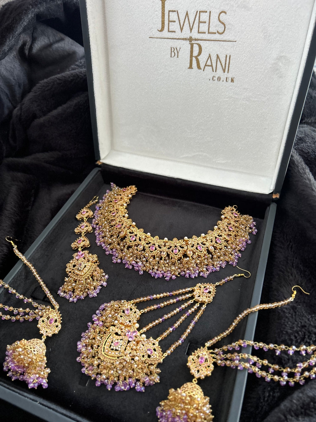 Lilac and Gold Jewellery Set with beautiful small Jhumkies