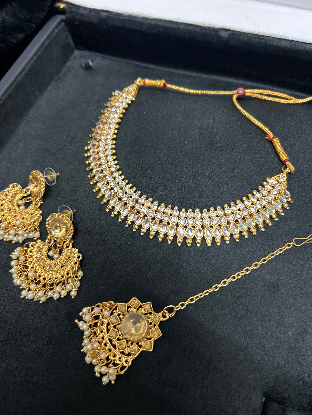 Stunning Light Weight Silver, gold and White Necklace with Earrings and Tikka