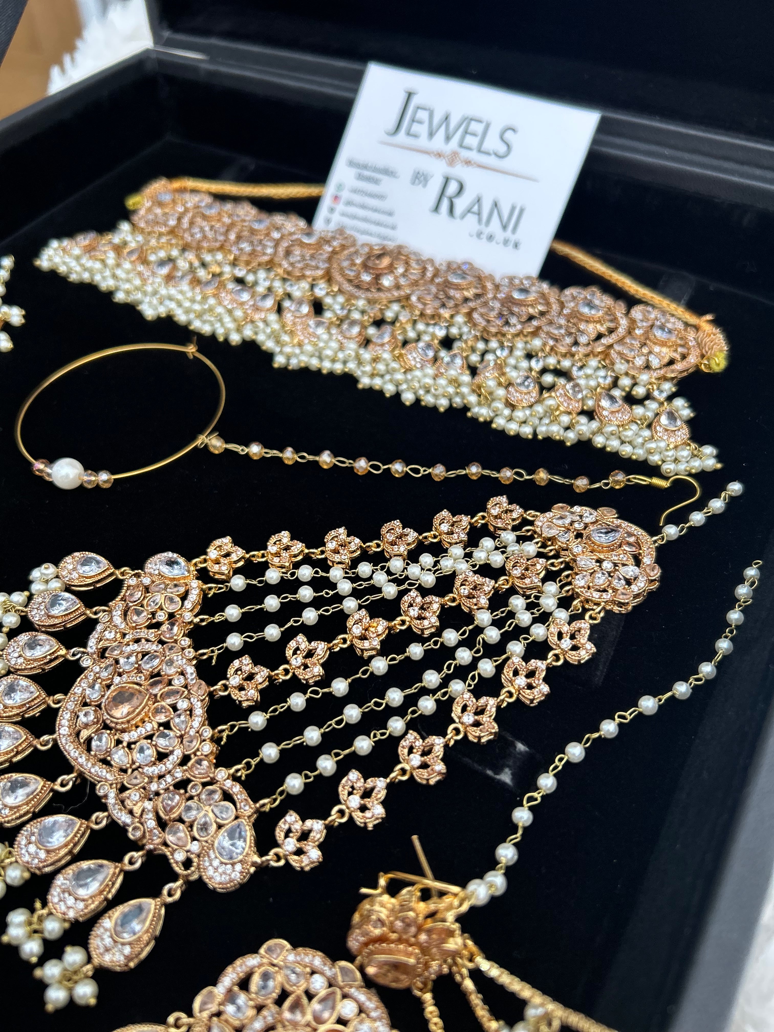 New 2026 Collection White and Gold Choker Set