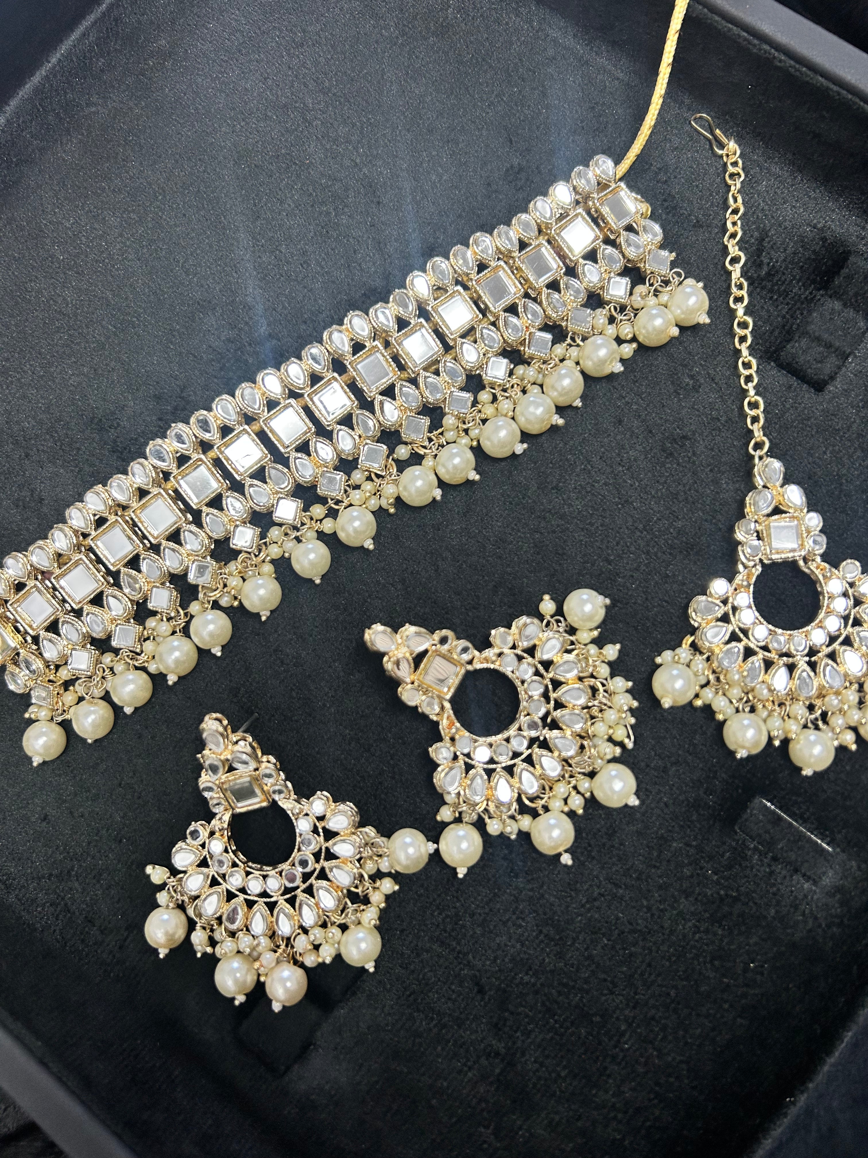 Beautiful Light Weight Mirrored Kundan Silver and White Choker with Earrings and Tikka