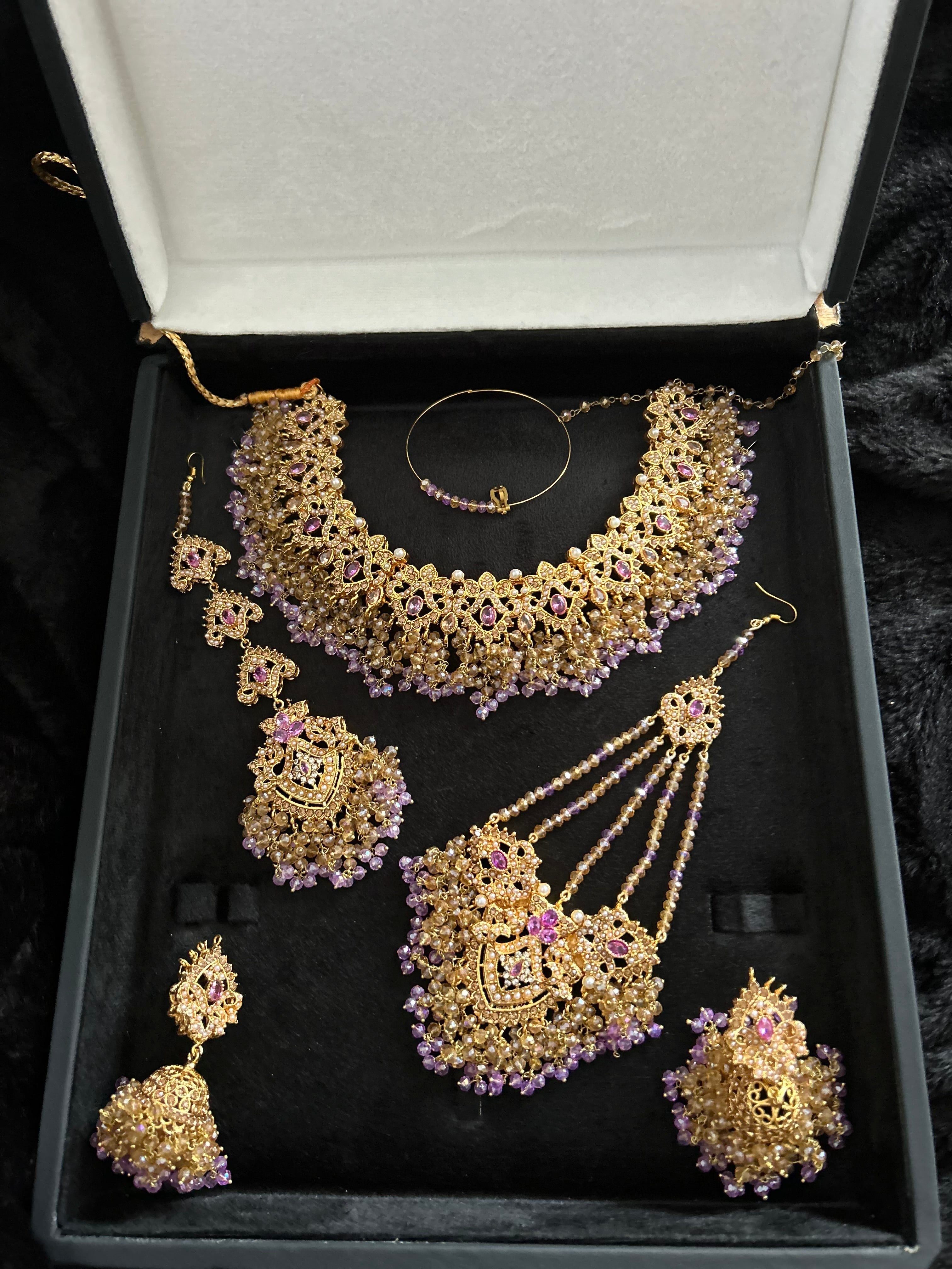 Lilac and Gold Jewellery Set with beautiful small Jhumkies and no Saharas