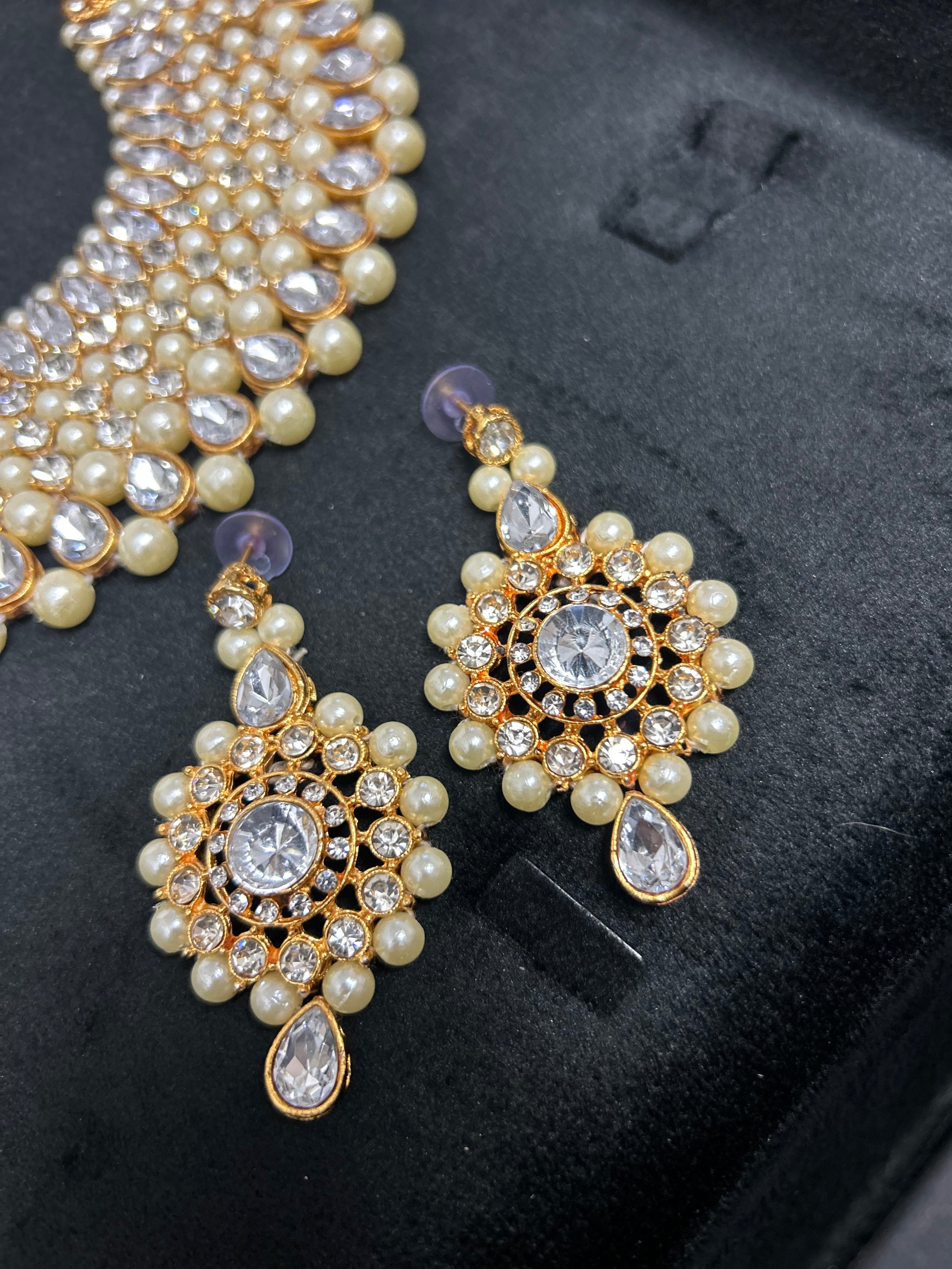 Beautiful Light Weight Gold and White Necklace and Tikka