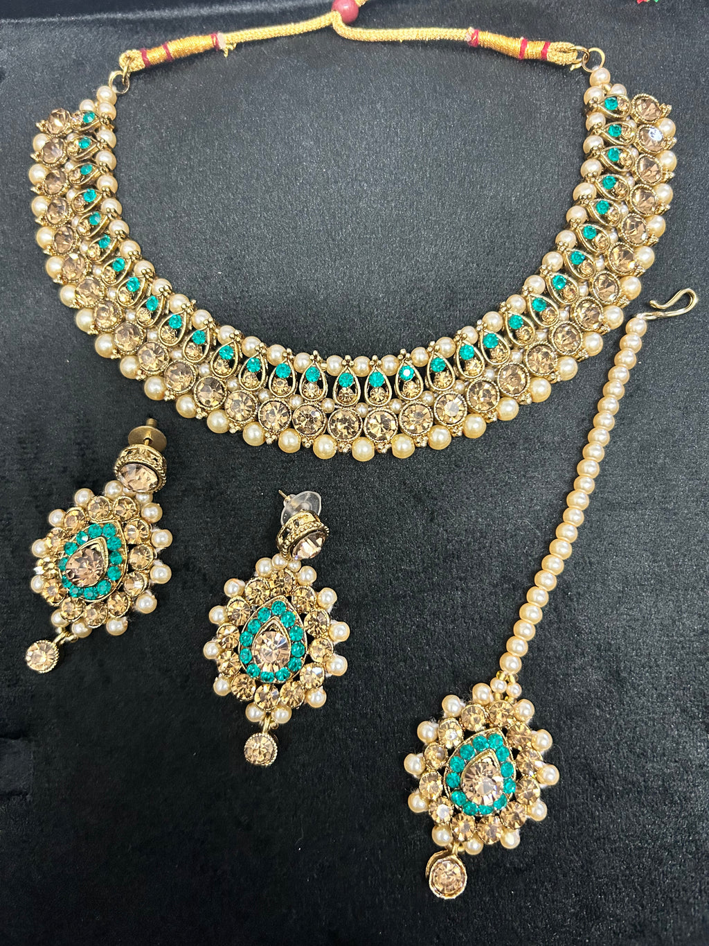 Beautiful Light Weight Teal/ Turquoise and Gold Necklace Set