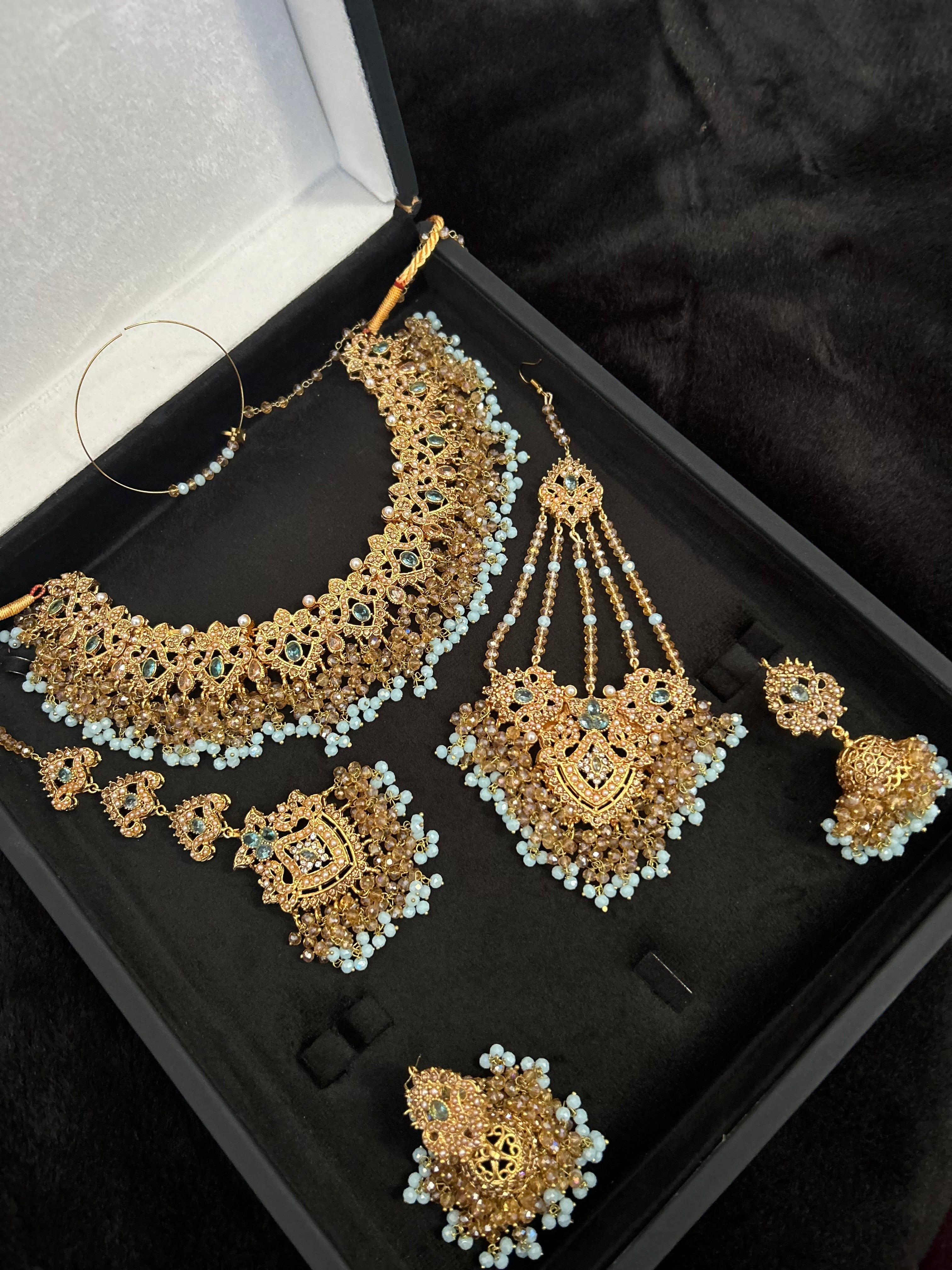 Beautiful Icy Blue and Gold Jewellery Set