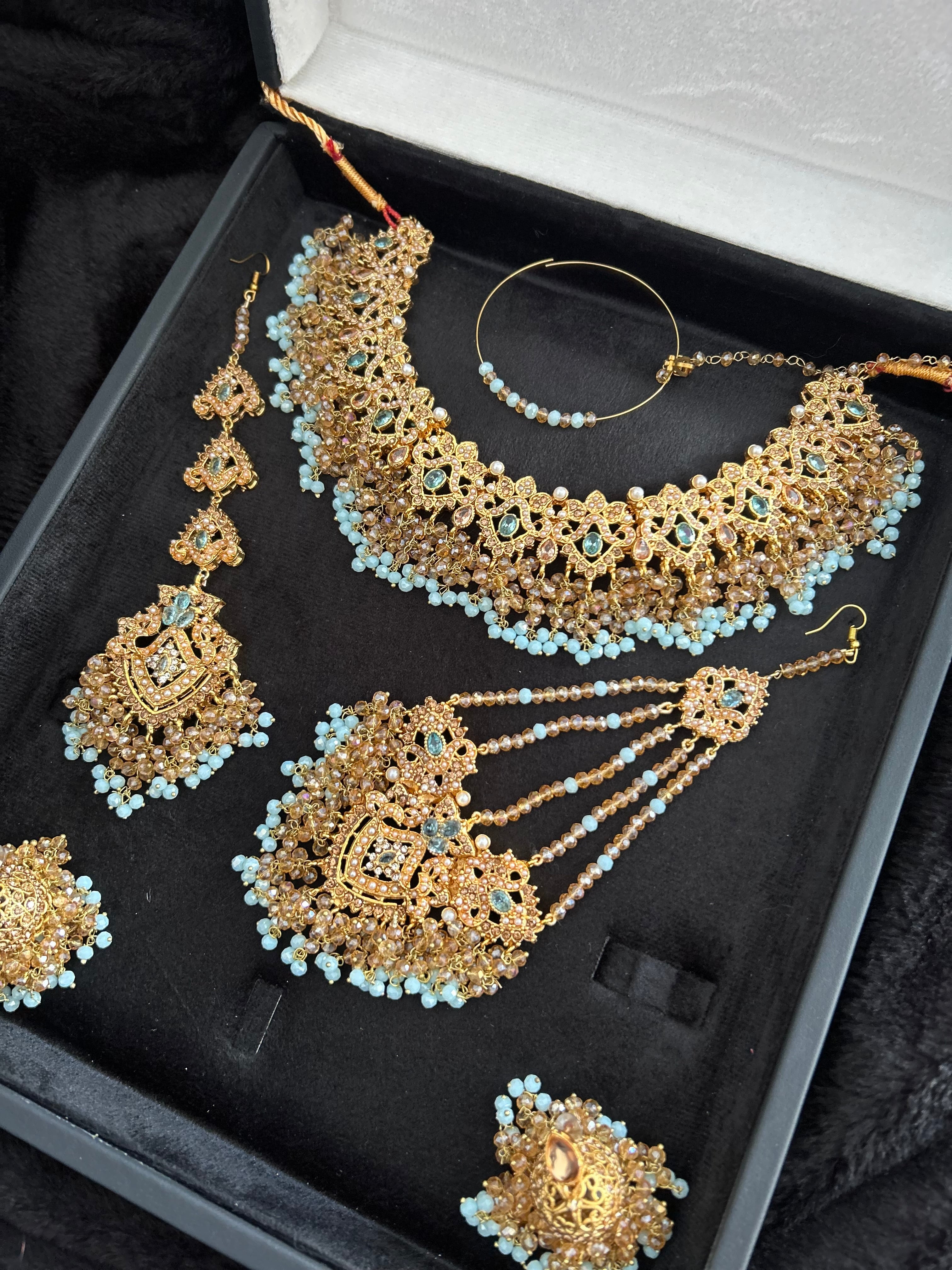 Beautiful Icy Blue and Gold Jewellery Set