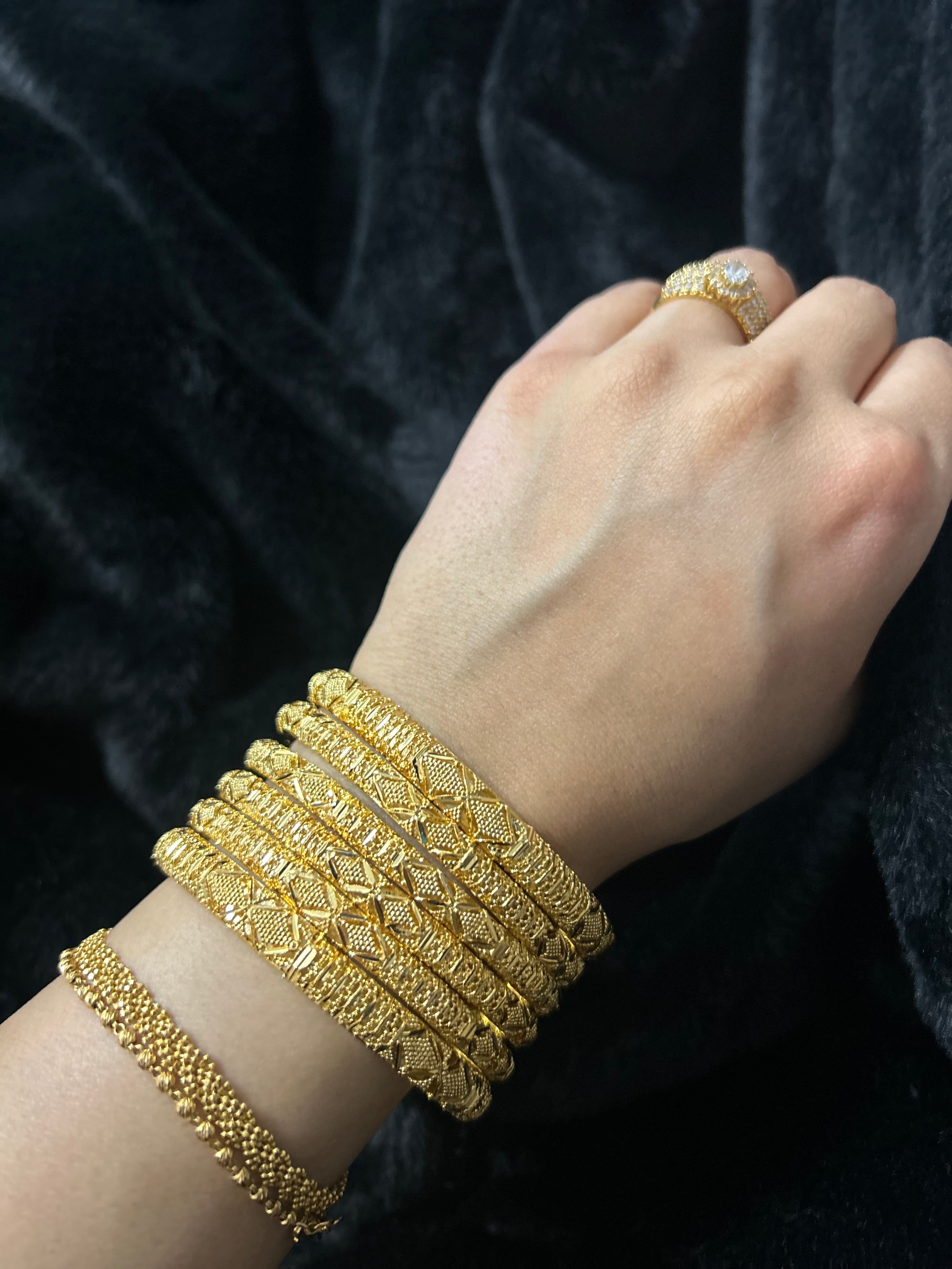Gold Finish - Regal Rani - Gold Plated - 6 Bangles