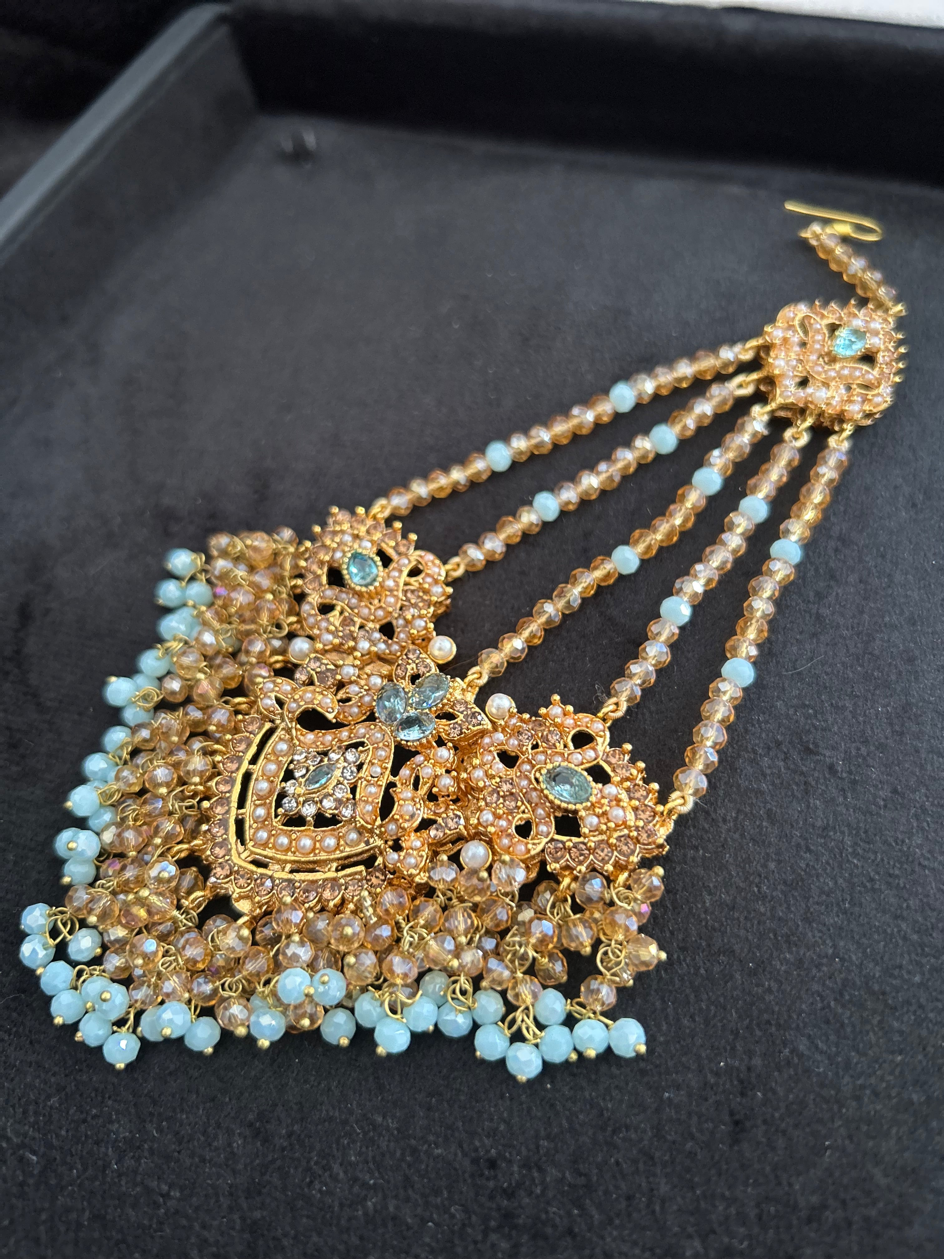 Beautiful Icy Blue and Gold Jewellery Set