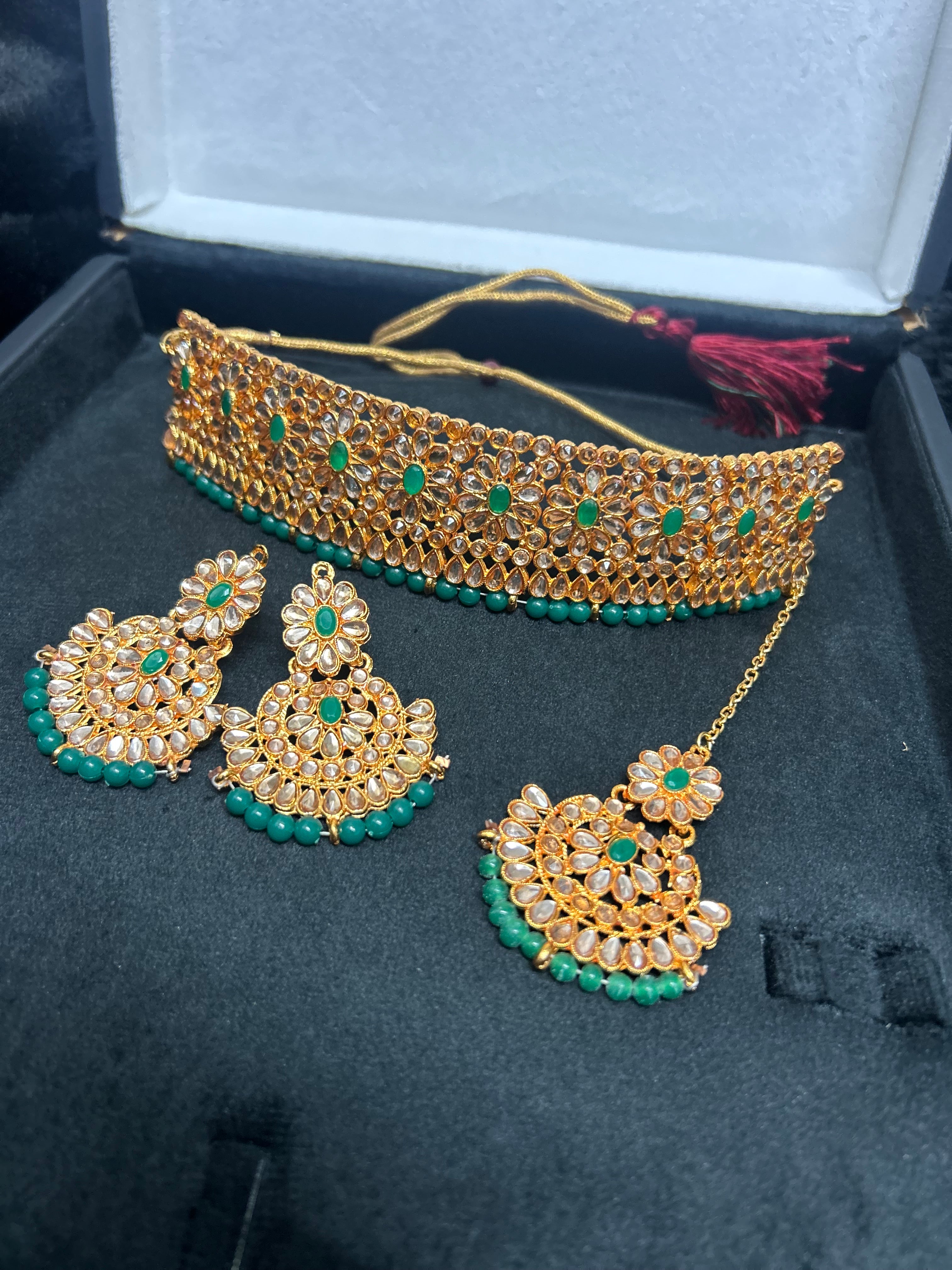 Beautiful Light Weight Gold and Green Choker Set