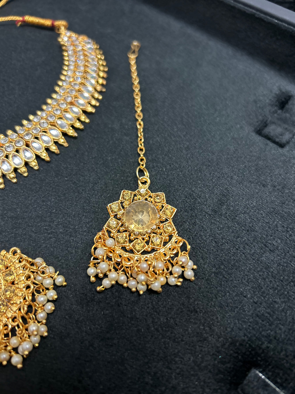 Stunning Light Weight Silver, gold and White Necklace with Earrings and Tikka