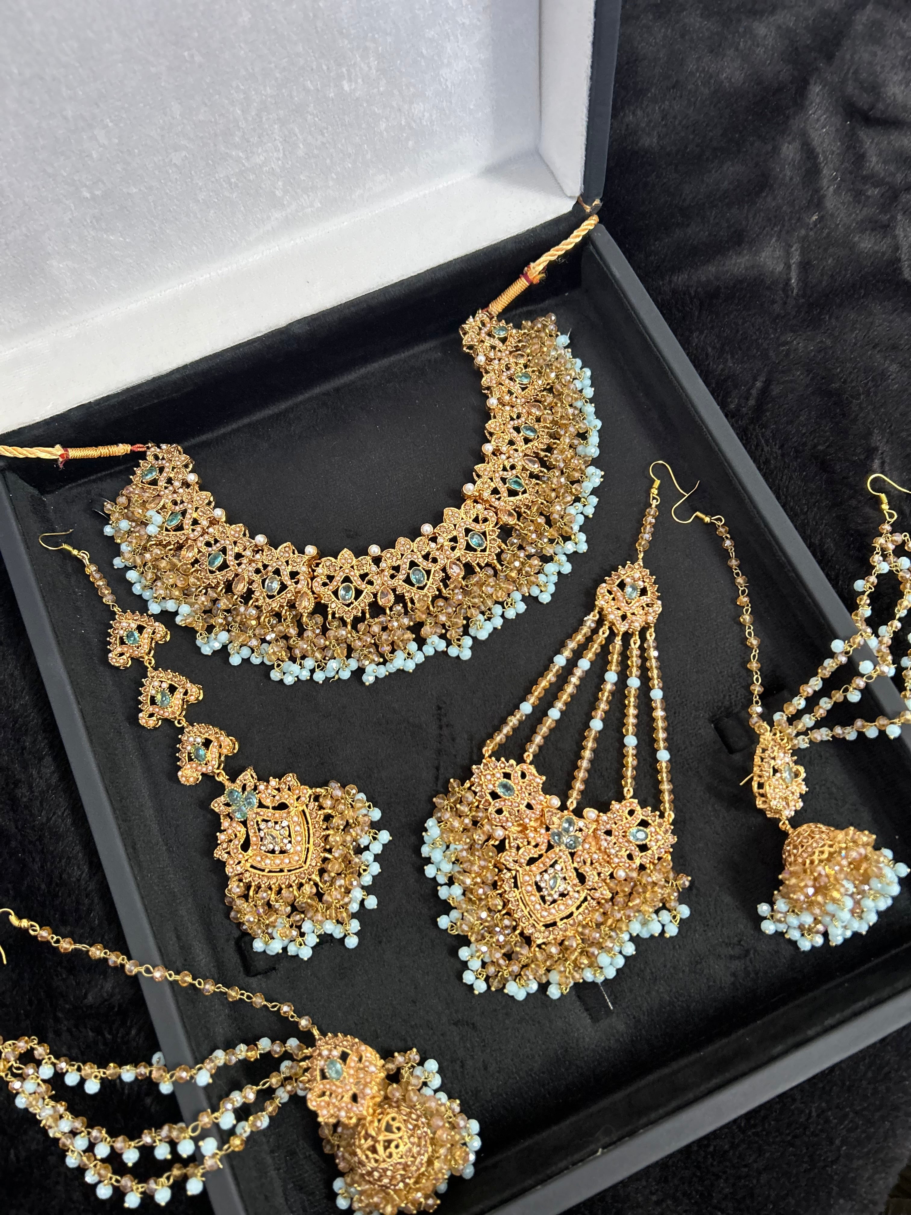 Beautiful Icy Blue and Gold Jewellery Set With Saharas