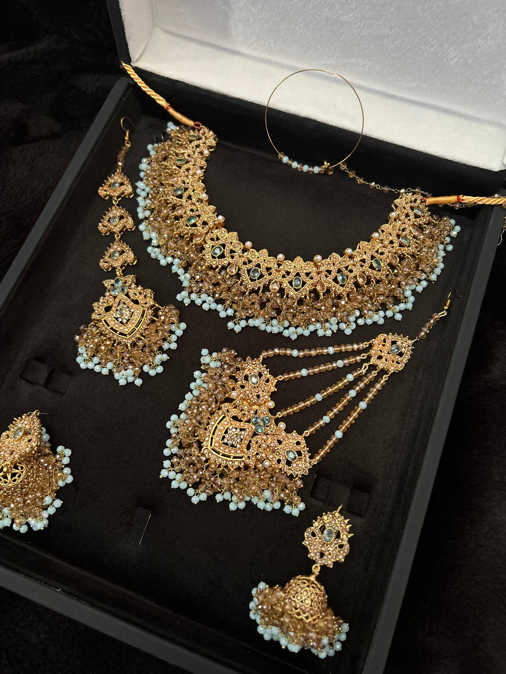 Beautiful Icy Blue and Gold Jewellery Set