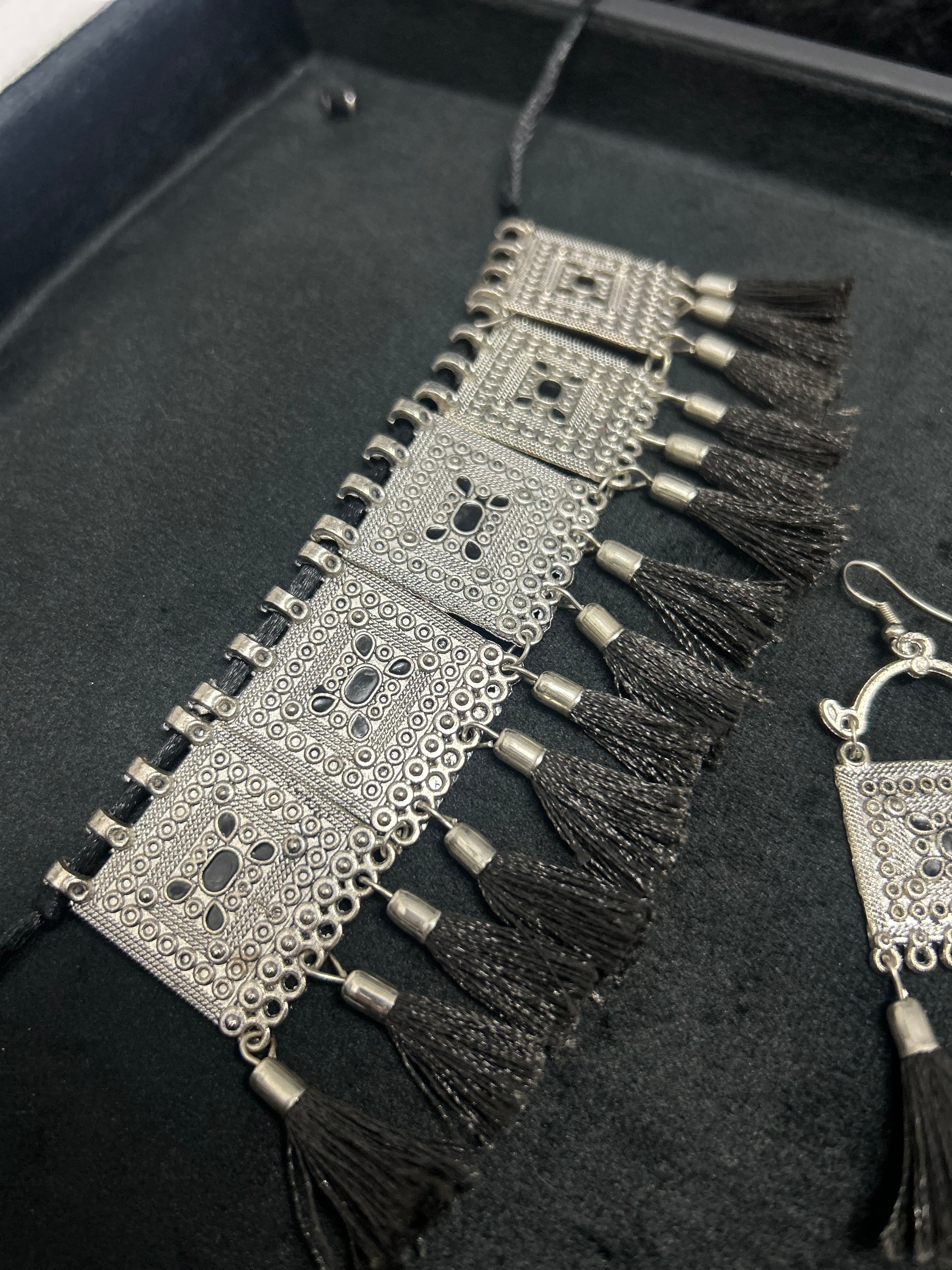 Stylish Black and Silver Choker Set