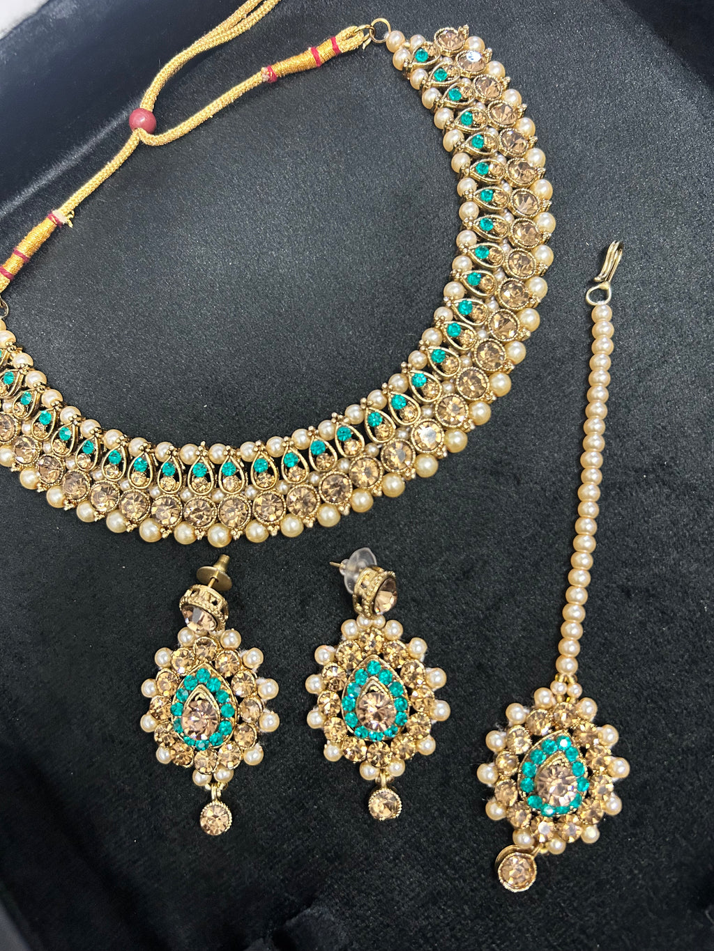 Beautiful Light Weight Teal/ Turquoise and Gold Necklace Set