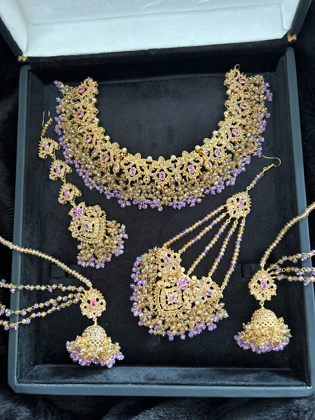 Lilac and Gold Jewellery Set with beautiful small Jhumkies