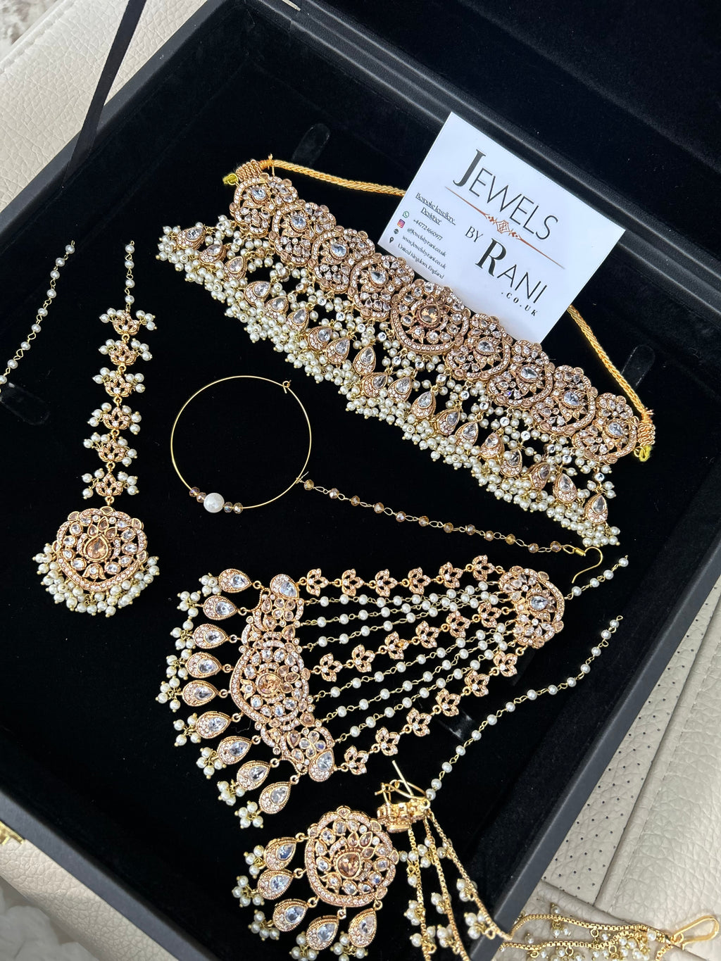 New 2026 Collection White and Gold Choker Set