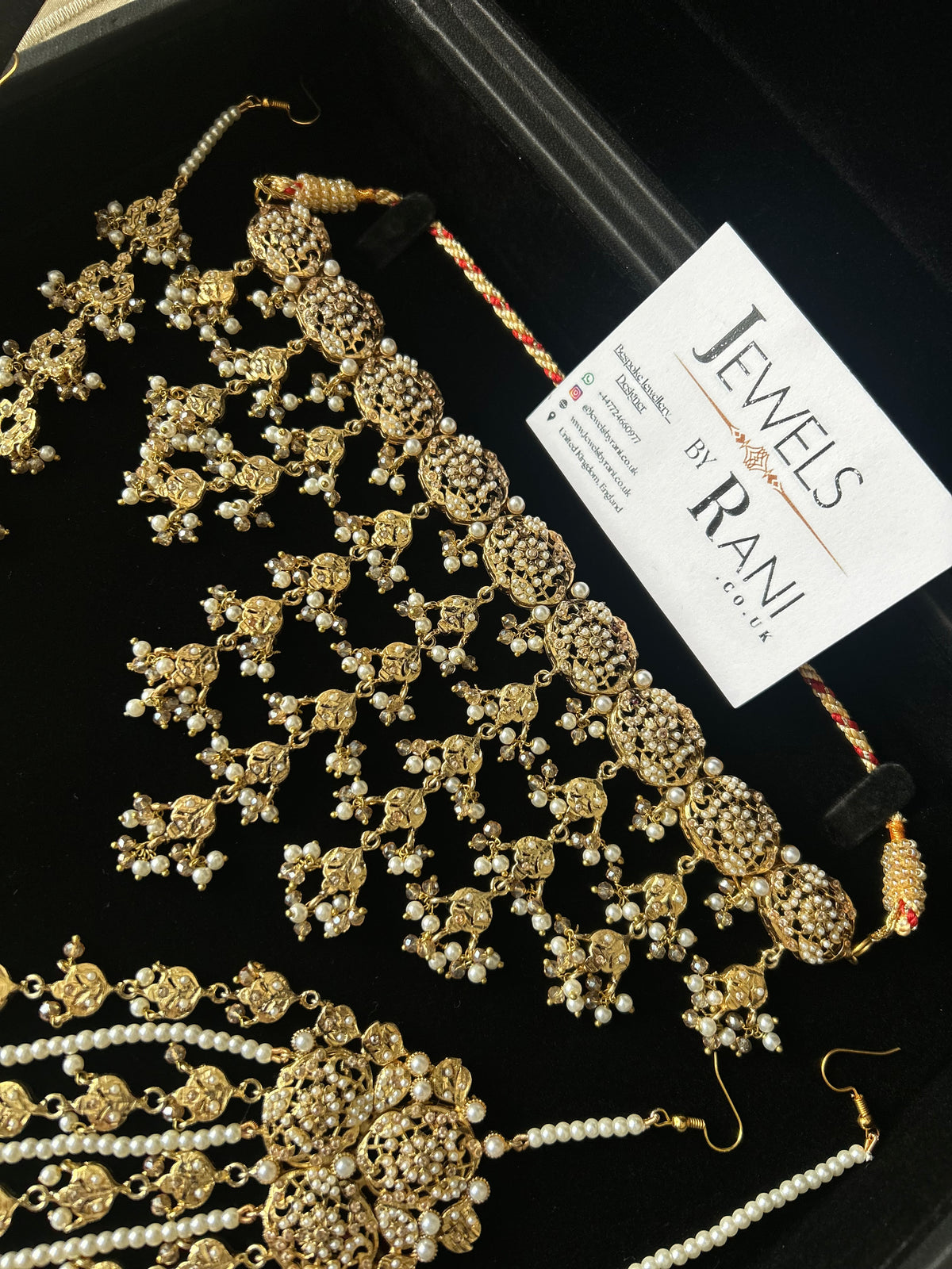 Vintage 22crt Gold Plated Choker Set Gold and White