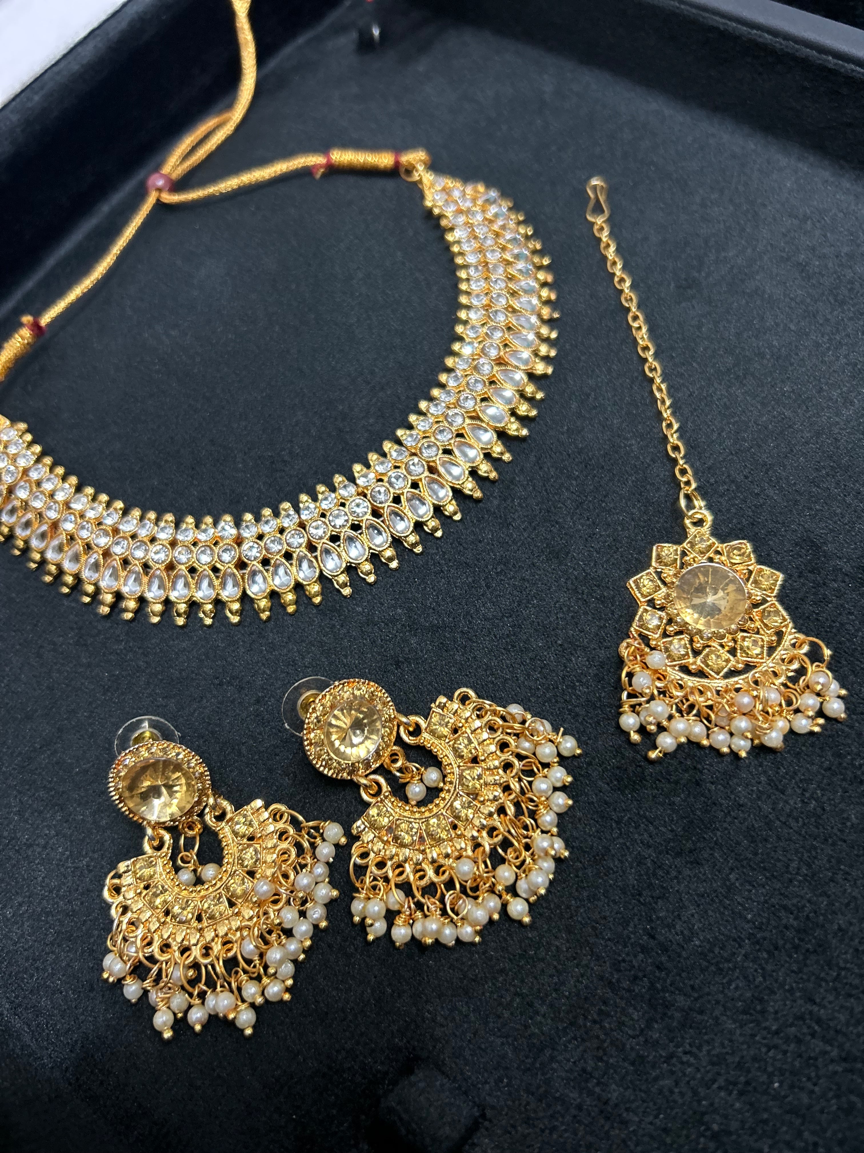 Stunning Light Weight Silver, gold and White Necklace with Earrings and Tikka