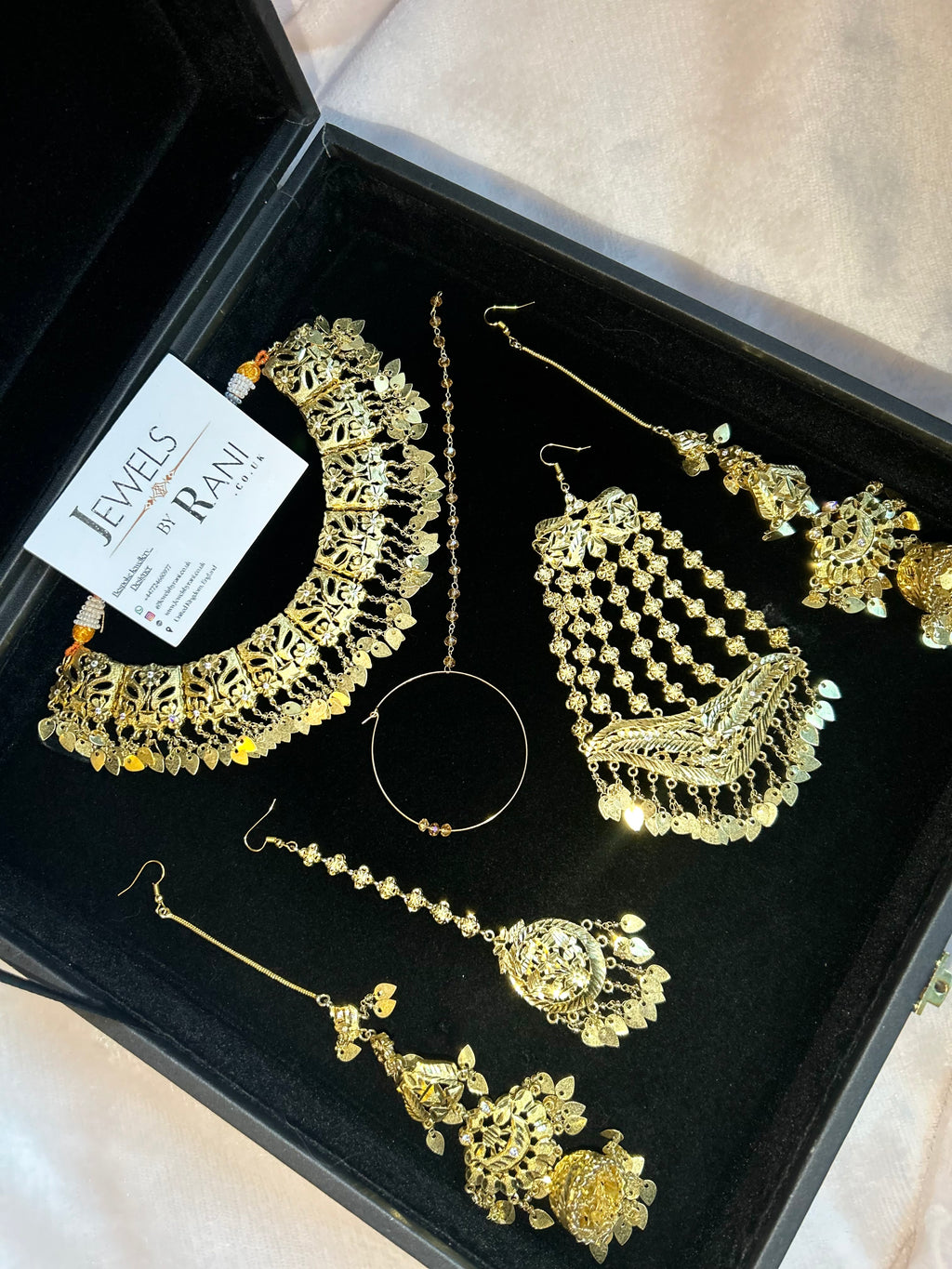 Vintage 22crt Gold Plated Necklace Set Gold and White Style 52936