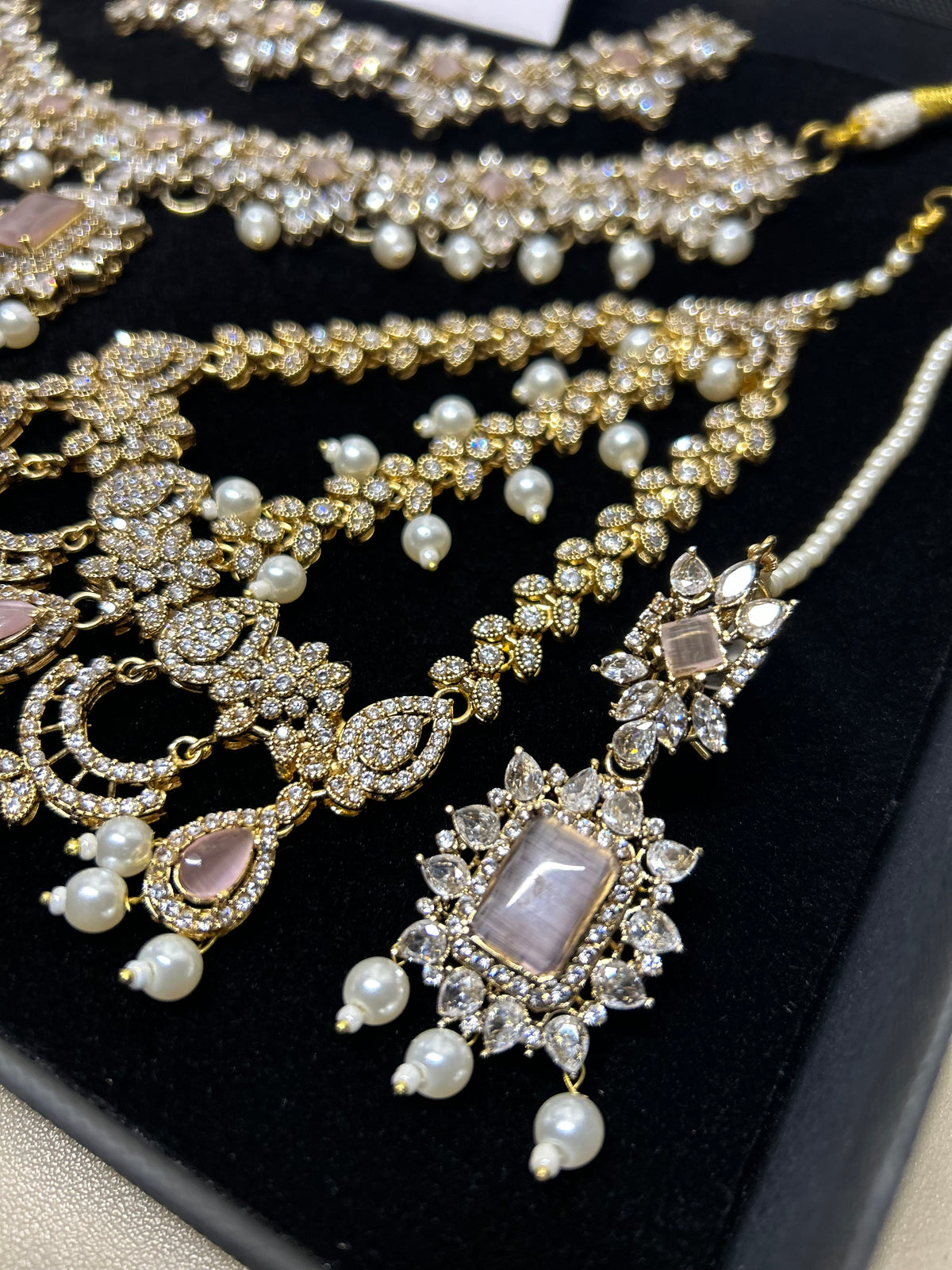 Pearly, Pink, white and Gold Choker and Necklace Set Style 5202