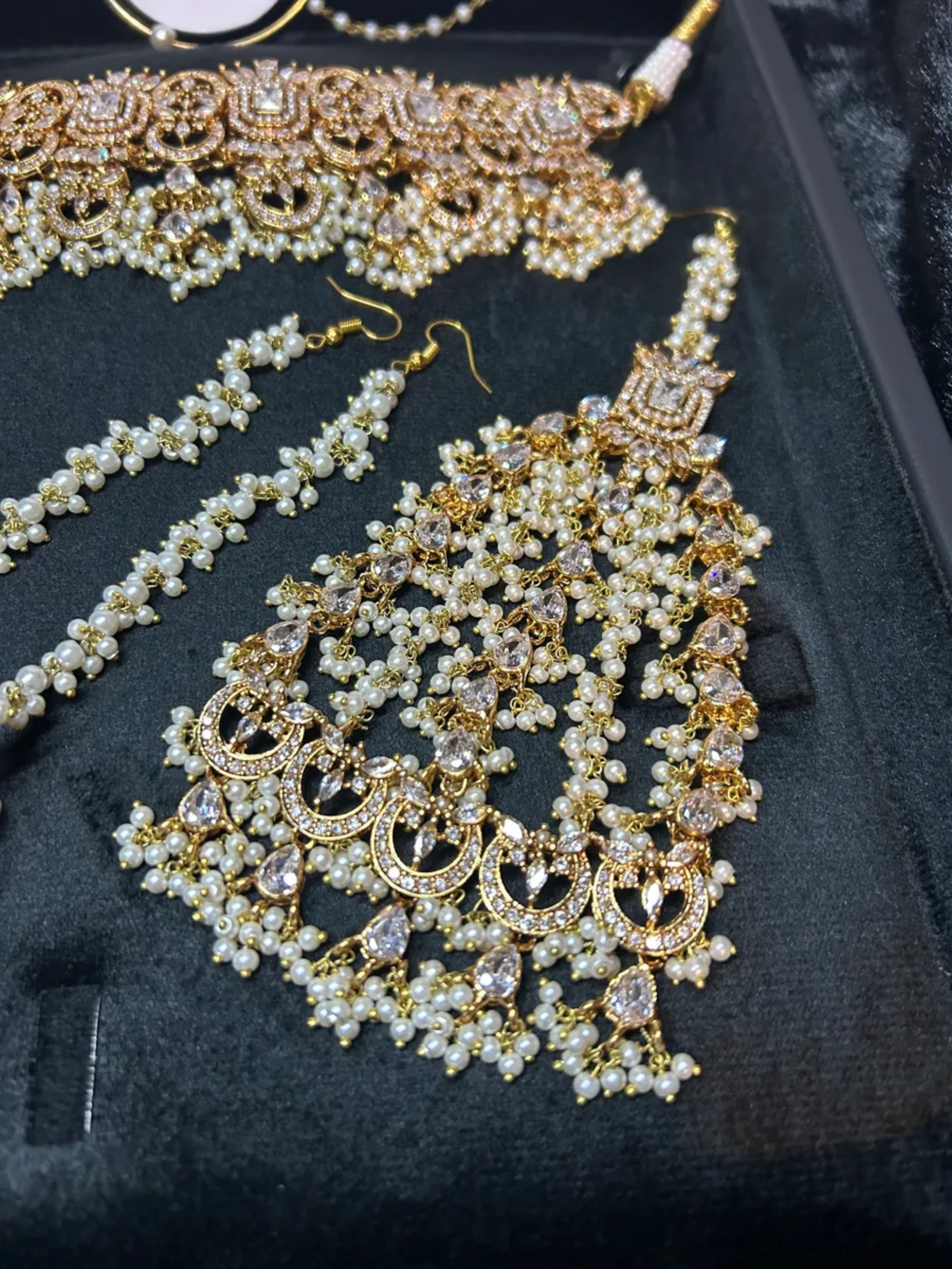 Pre Order 6 Weeks - Beautiful Pearly White & Gold 24crt Gold Plated Bridal Jewellery Set