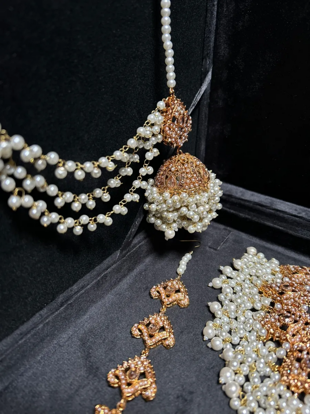 White Pearly Beaded Heavily Beaded Bridal Set - Jewelsbyrani