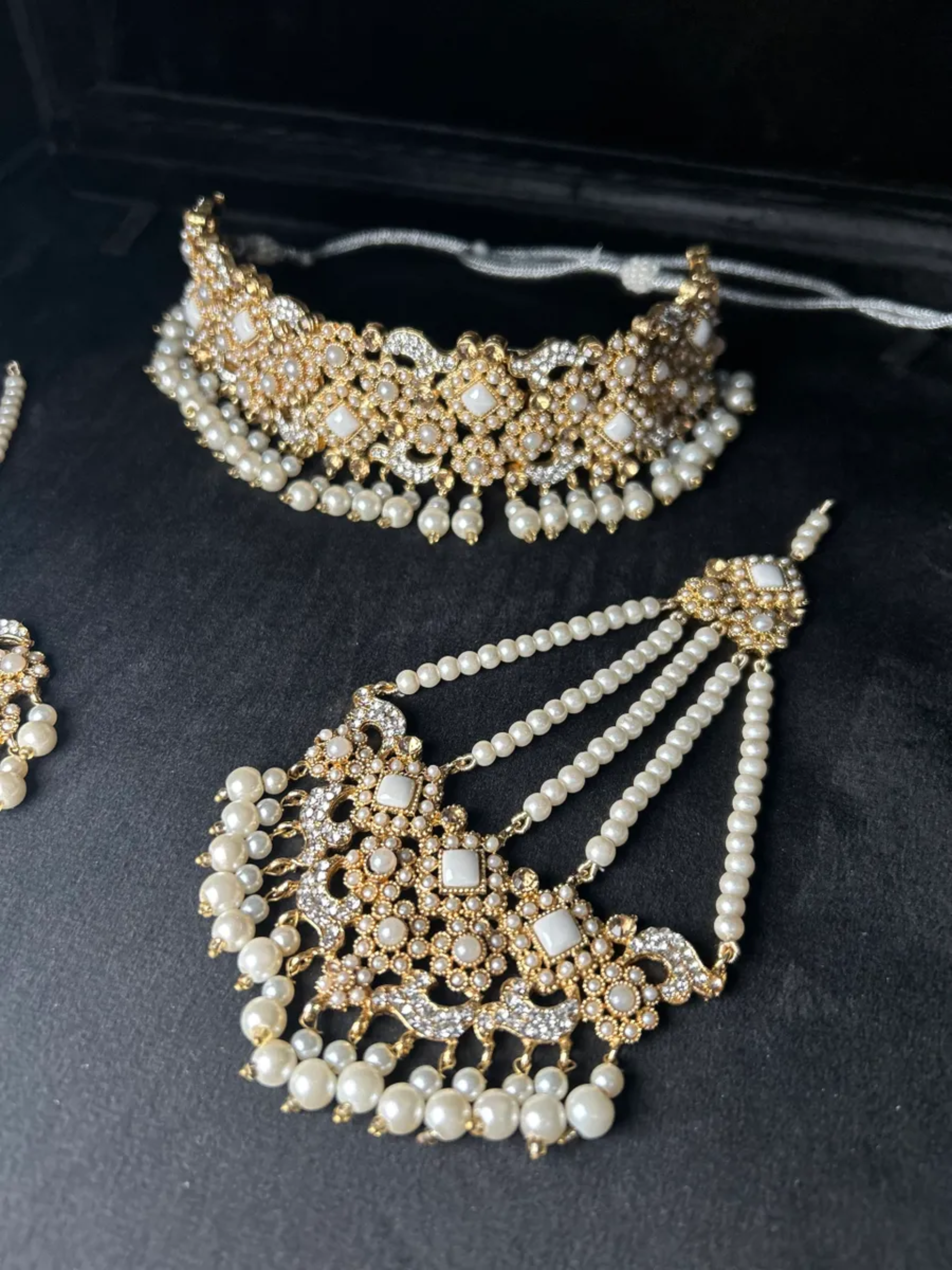 Gold & White Pearly Necklace, Jhumar & Tikka (no Jhumkes)