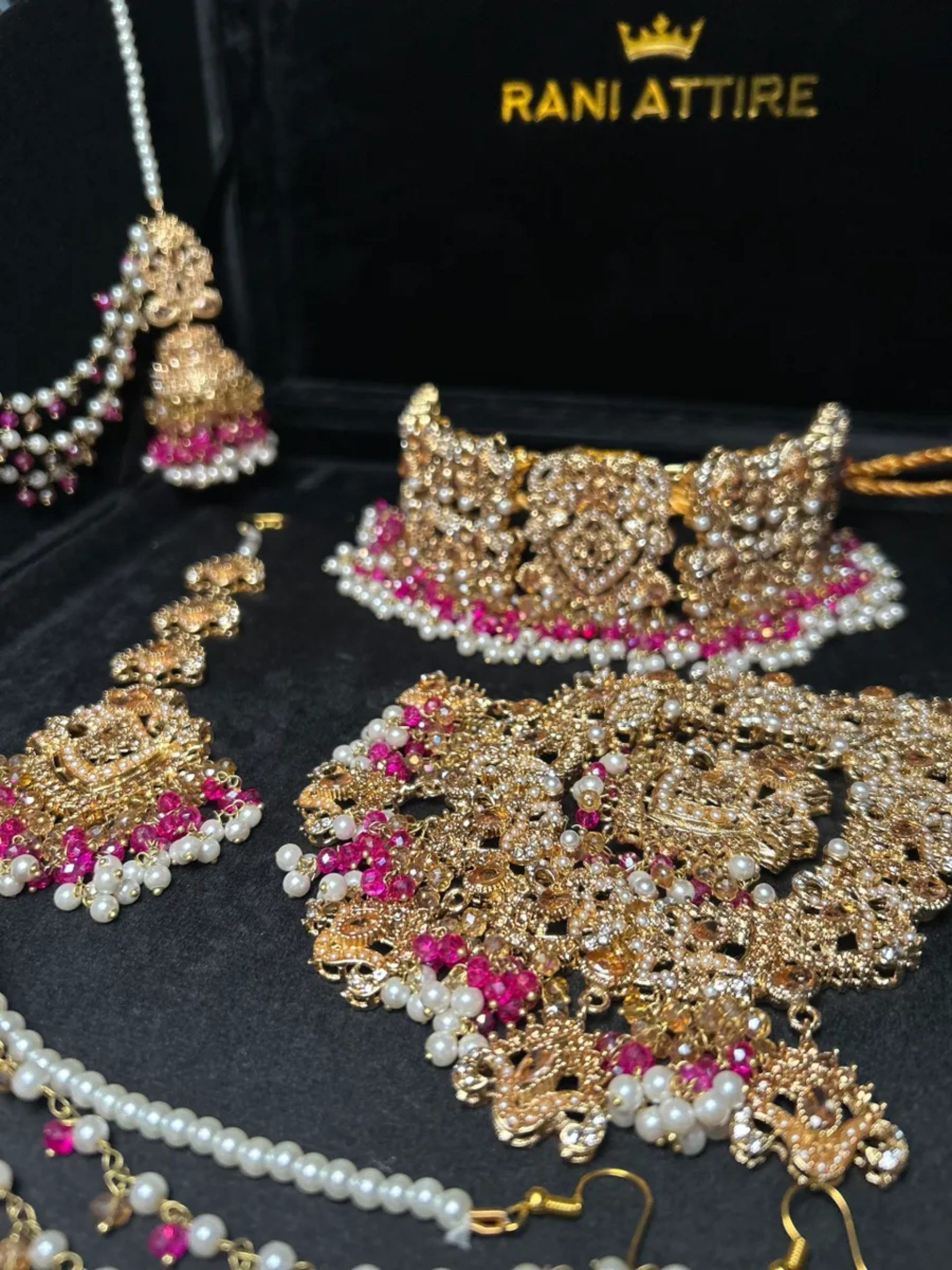 Hot Pink & Gold Choker necklace set, with heavily beaded earrings & tikka