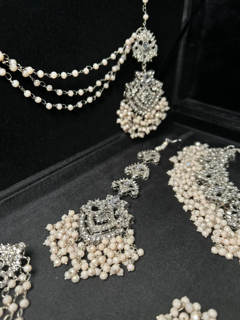 Bisque Beige & Silver Bridal Set - Jewelsbyrani