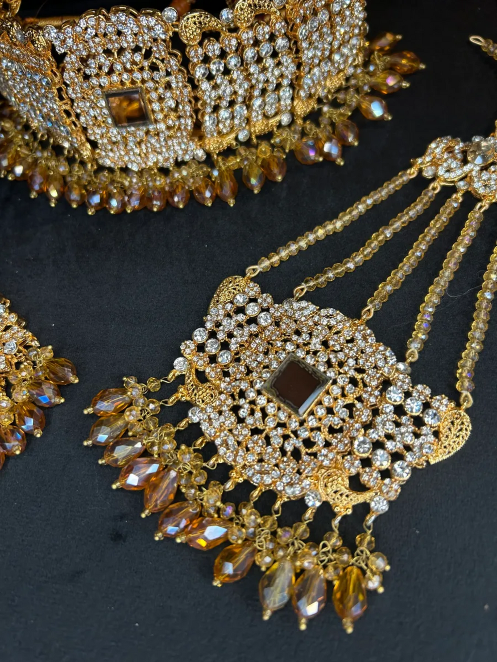 Beautiful Gold choker + Jhumar & Tikka Set - Jewelsbyrani