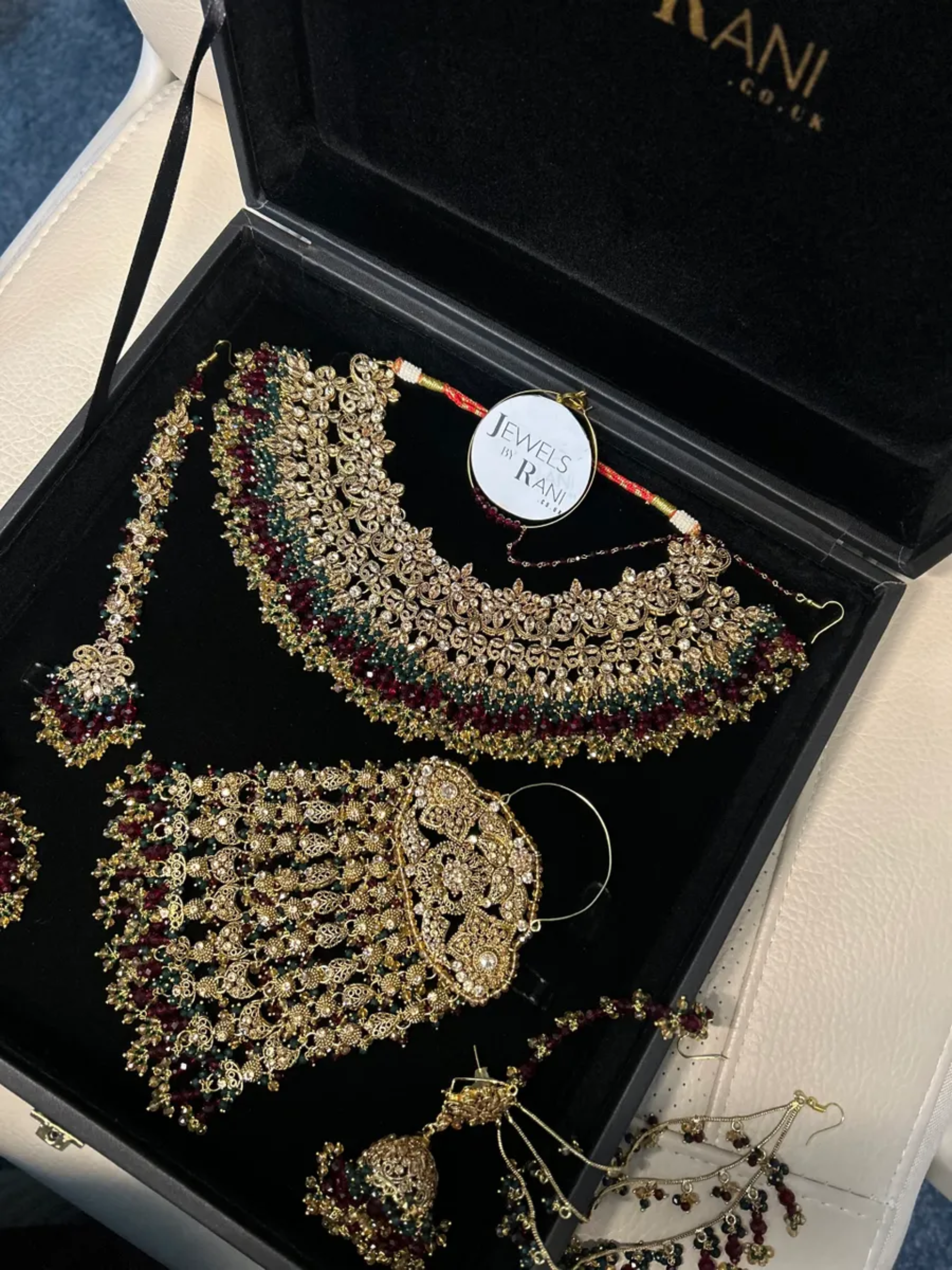 Pakistani Beautiful Maroon & Green Full Bridal Jewellery Set/ Style 75 - Jewelsbyrani